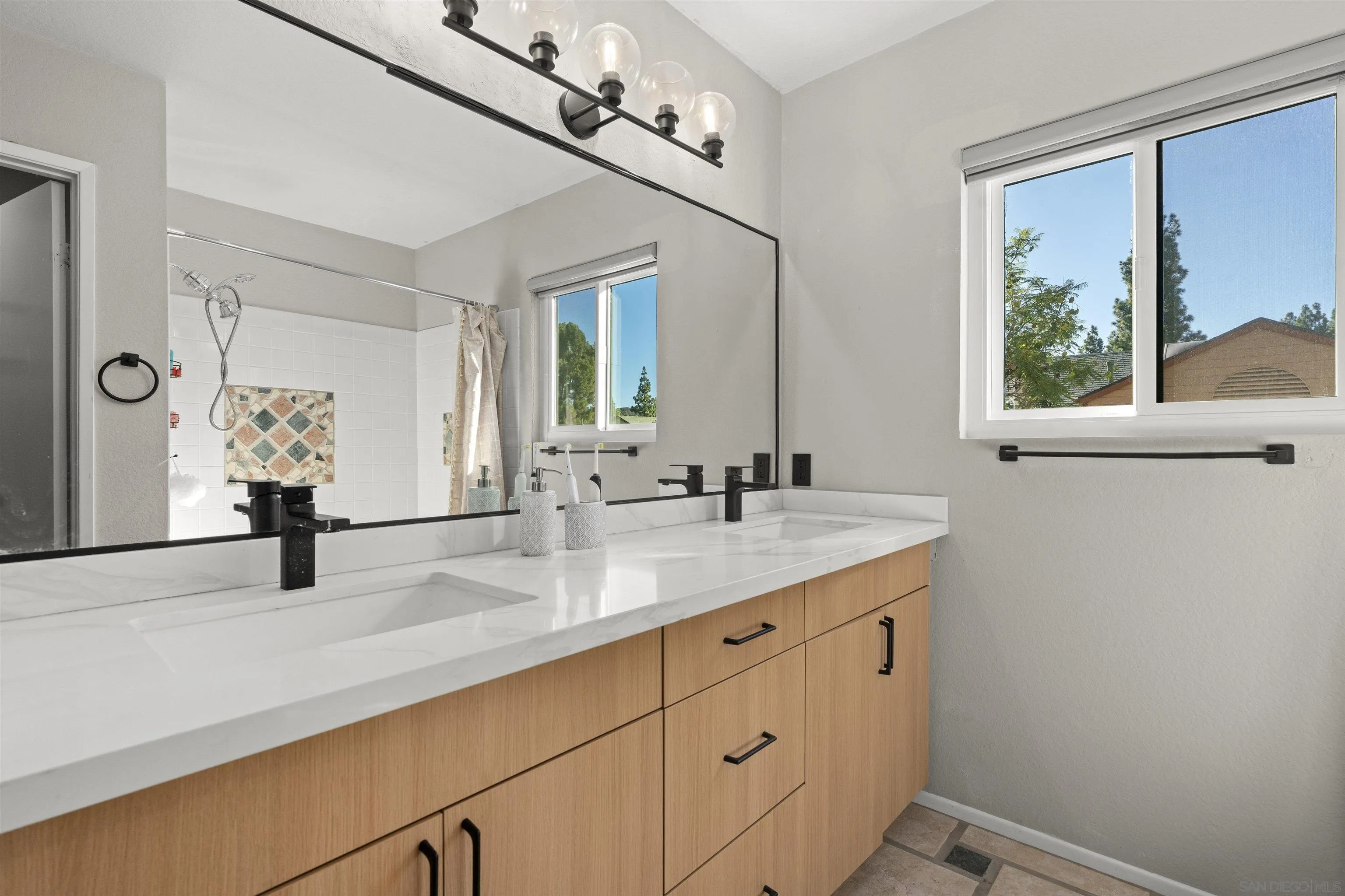 https://cdn.realtyfeed.com/cdn/127/260017702/d88eec9a89dcafa3181c588a07475905.webp