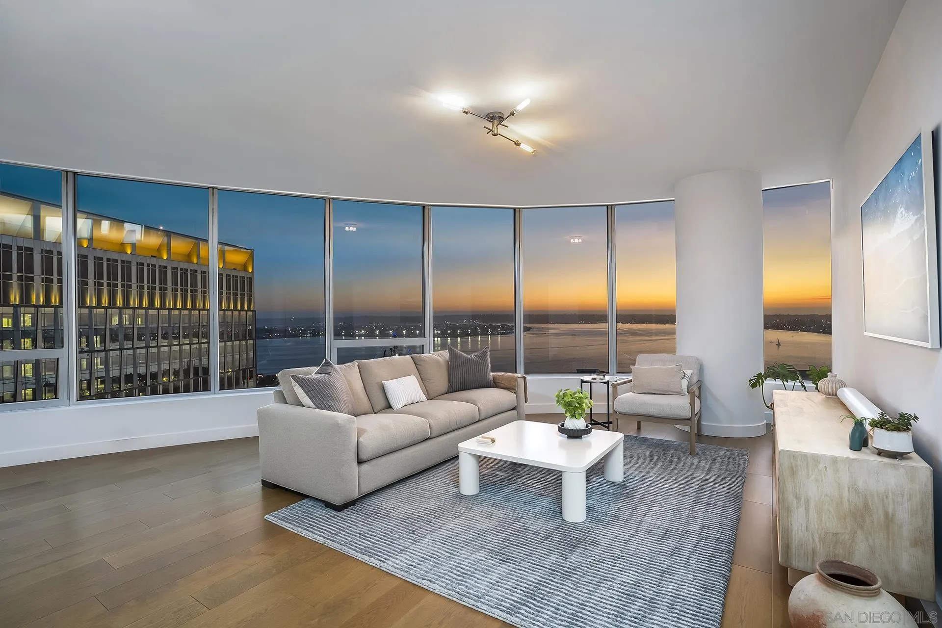 888 W E 2302, San Diego CA 92101