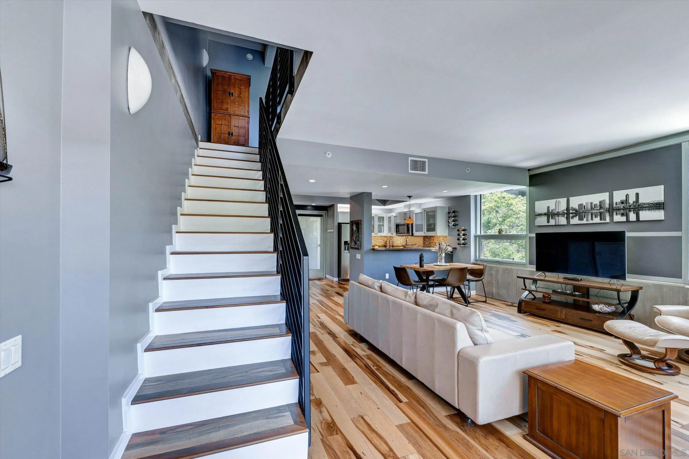 https://cdn.realtyfeed.com/cdn/127/260017708/26de902a9ec4d27c3436b123a3b9cb4a.webp