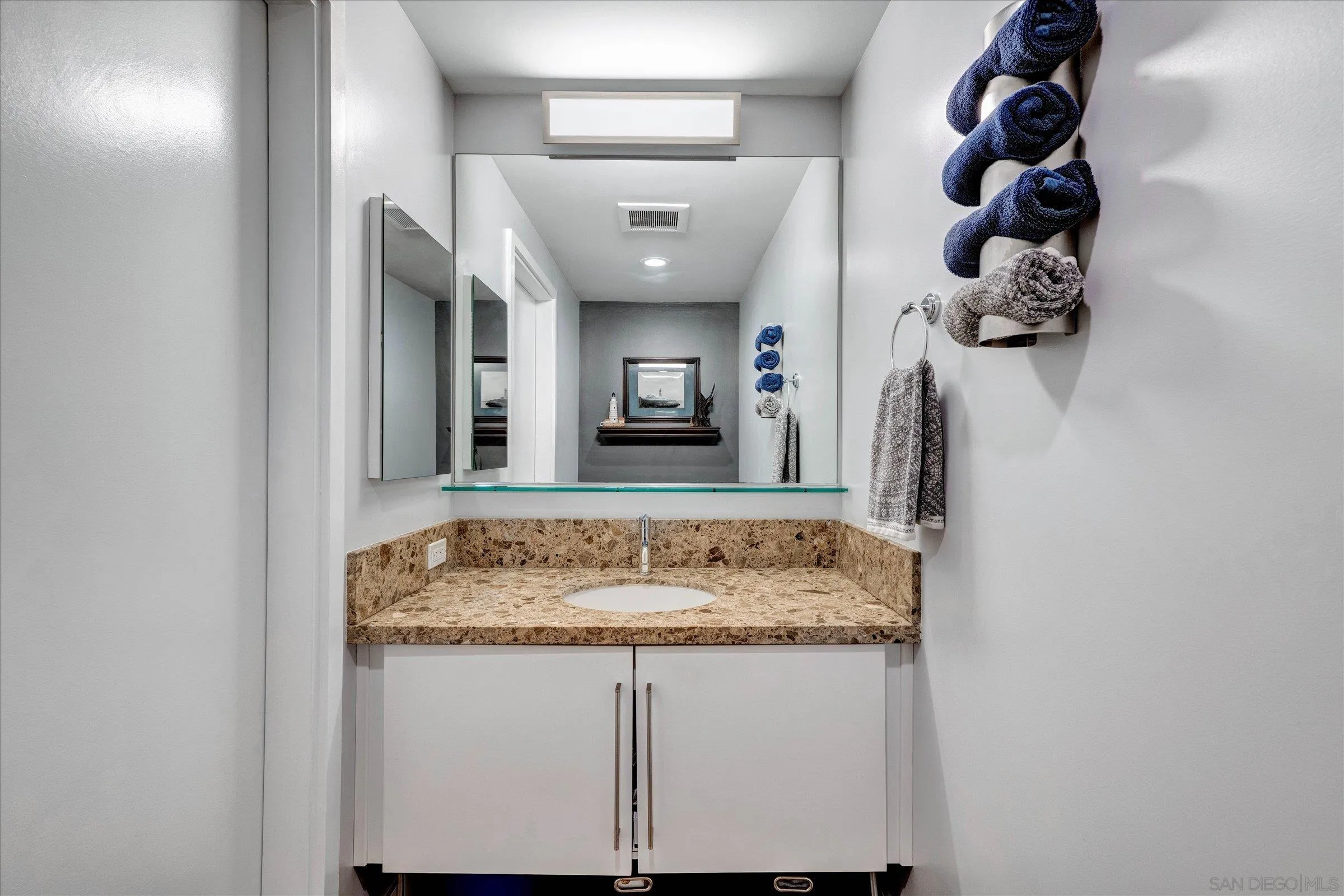https://cdn.realtyfeed.com/cdn/127/260017708/84be0f90f4a27f2be1281abdf3677383.webp