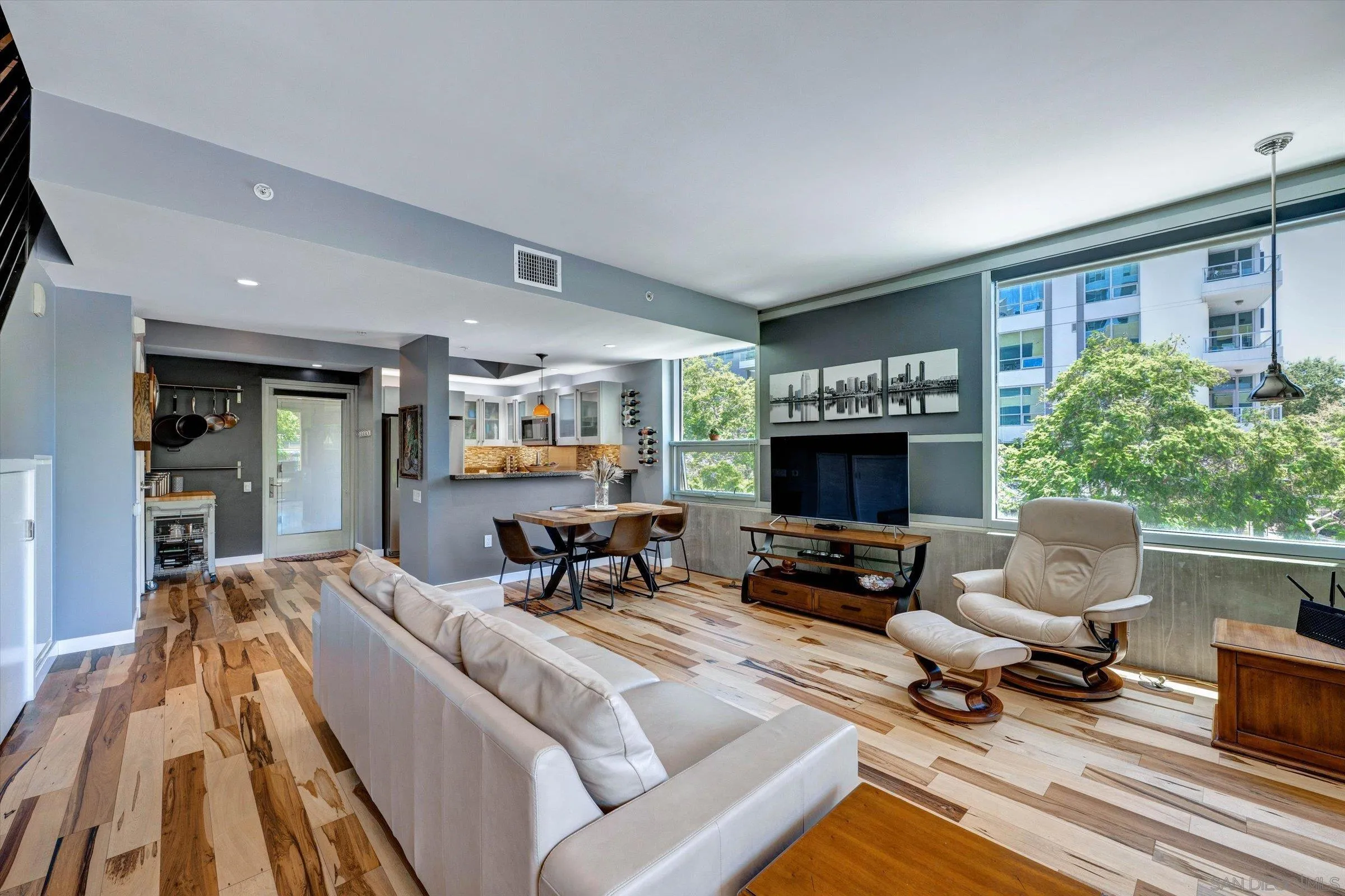 https://cdn.realtyfeed.com/cdn/127/260017708/b371f76a7668e8f843069f7dc23dbdf4.webp