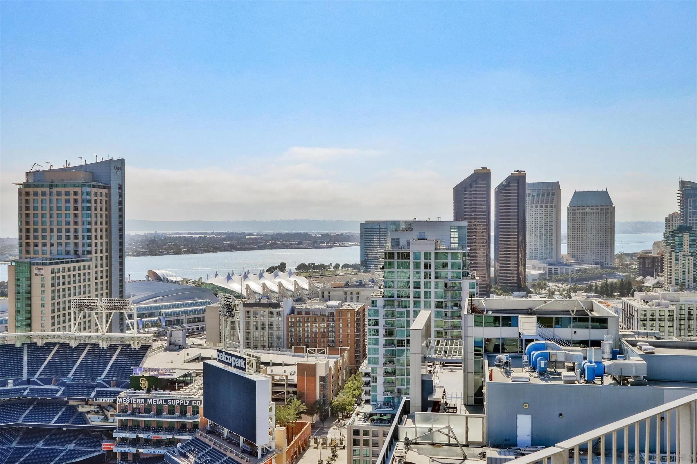 https://cdn.realtyfeed.com/cdn/127/260017708/c944c4dff84d0d24179667949e92914d.webp