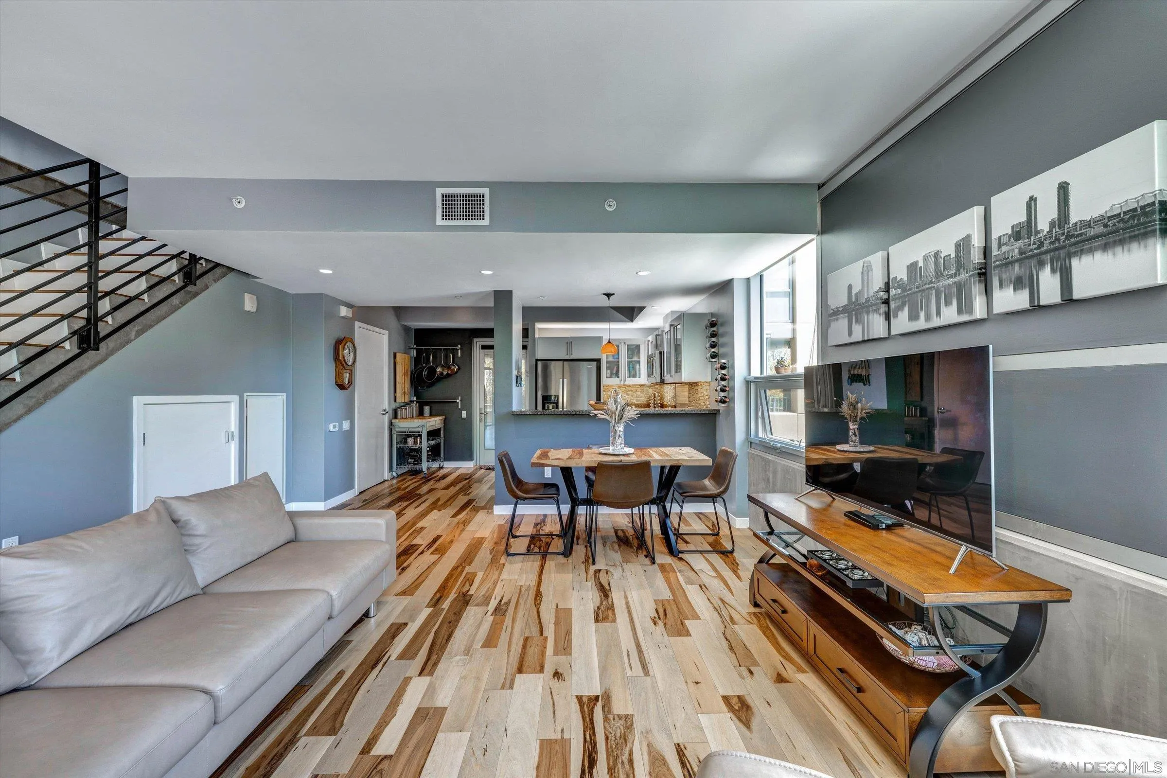 https://cdn.realtyfeed.com/cdn/127/260017708/dc514d87a75fa608b56425f4dbab09d3.webp