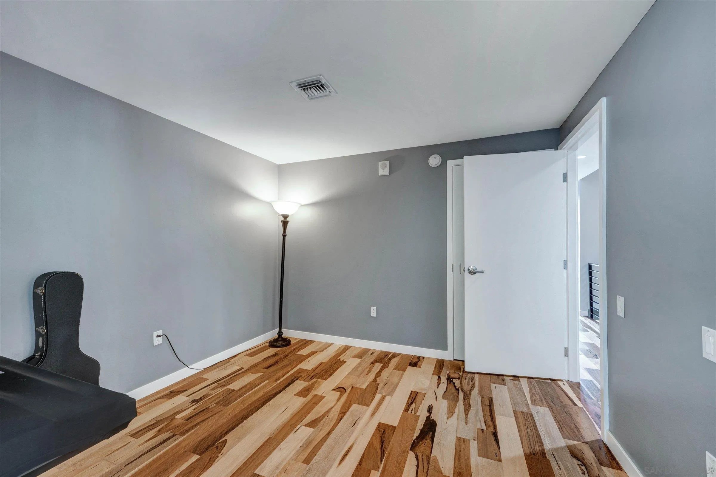 https://cdn.realtyfeed.com/cdn/127/260017708/f6ad90976cb9d60a3c1a25087e4b2660.webp