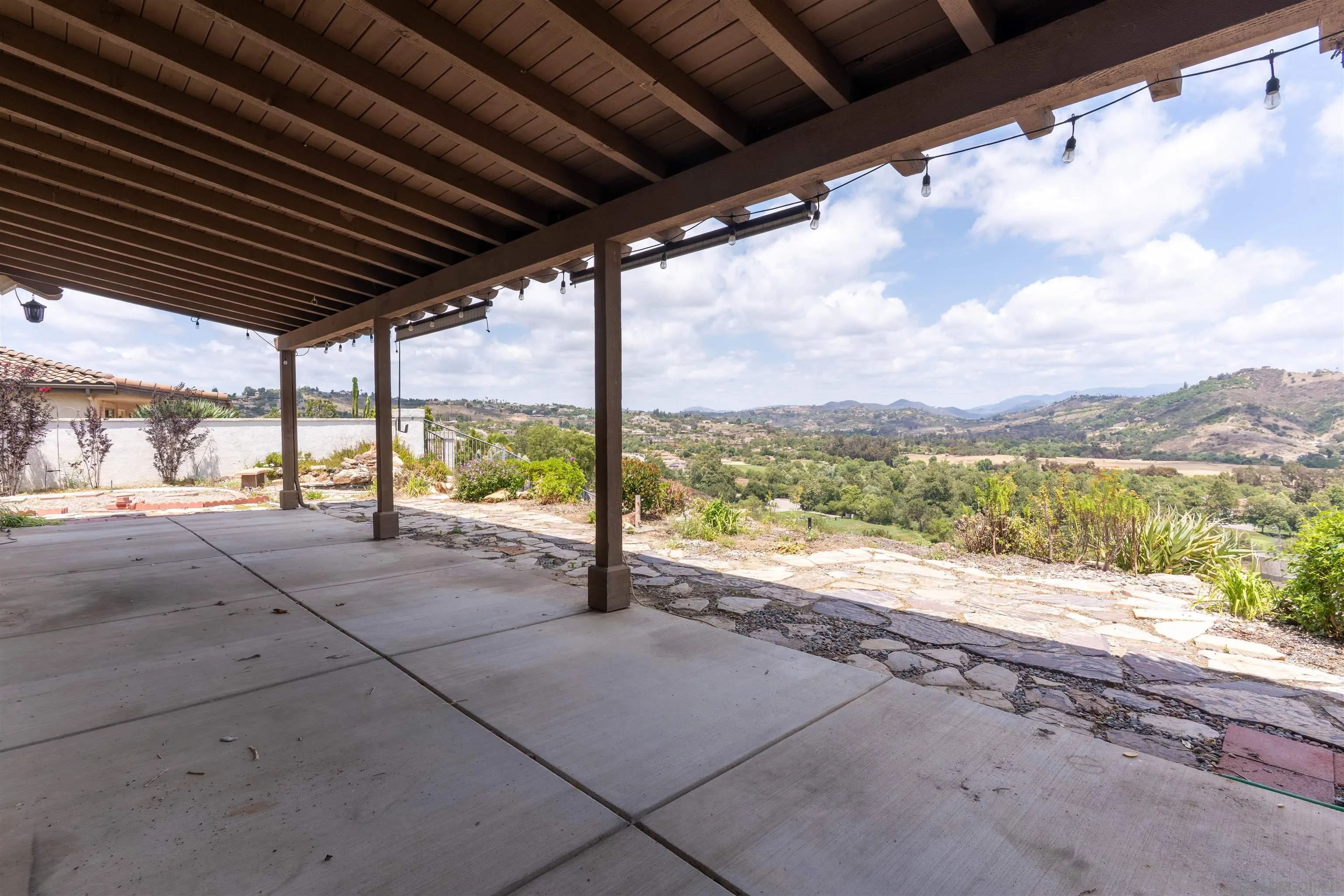 3862 Flowerwood Lane, Fallbrook, CA 92028 - Photo 4 of 39, Fallbrook, CA