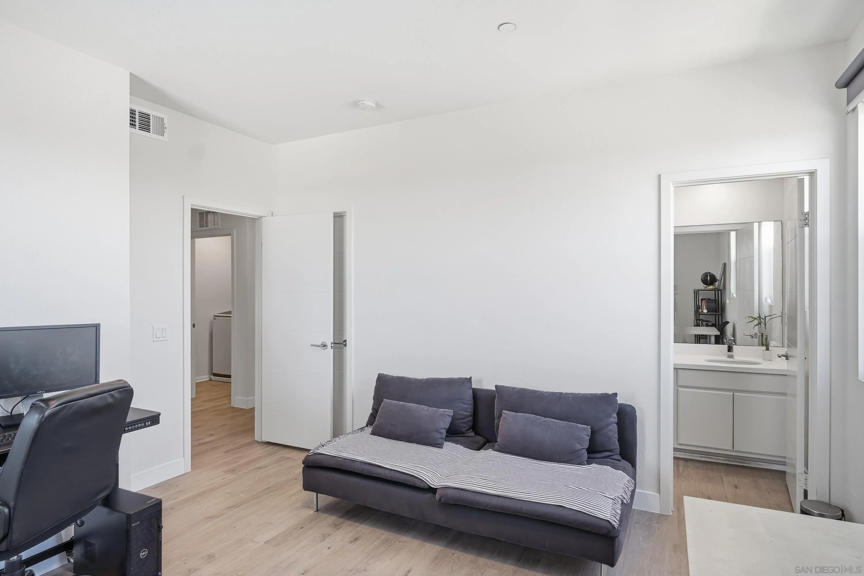 https://cdn.realtyfeed.com/cdn/127/260017720/21984297929586f035db63c190cf6e72.webp