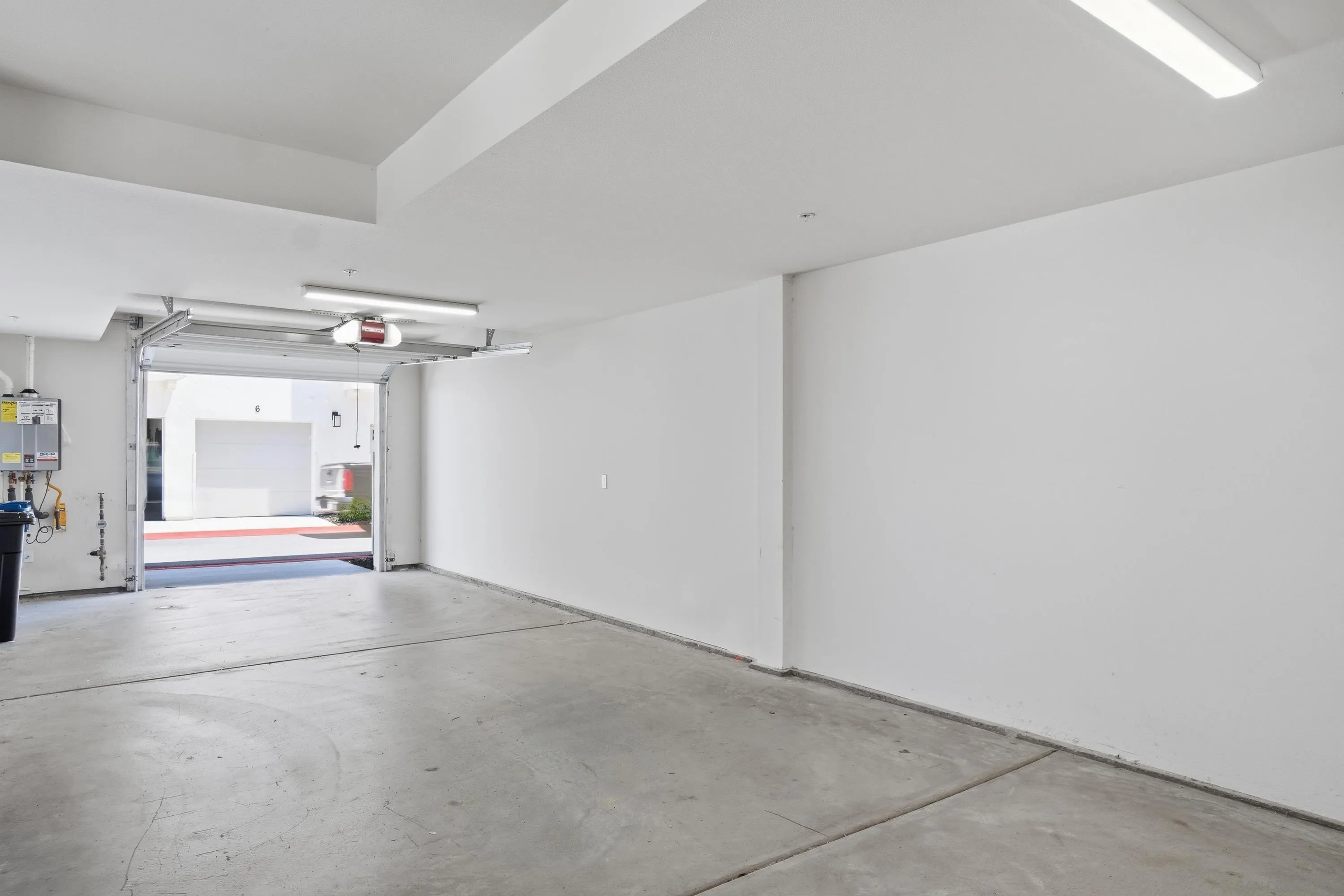 https://cdn.realtyfeed.com/cdn/127/260017720/3c5b9c7f847994725fd6e860e1b8ae1d.webp