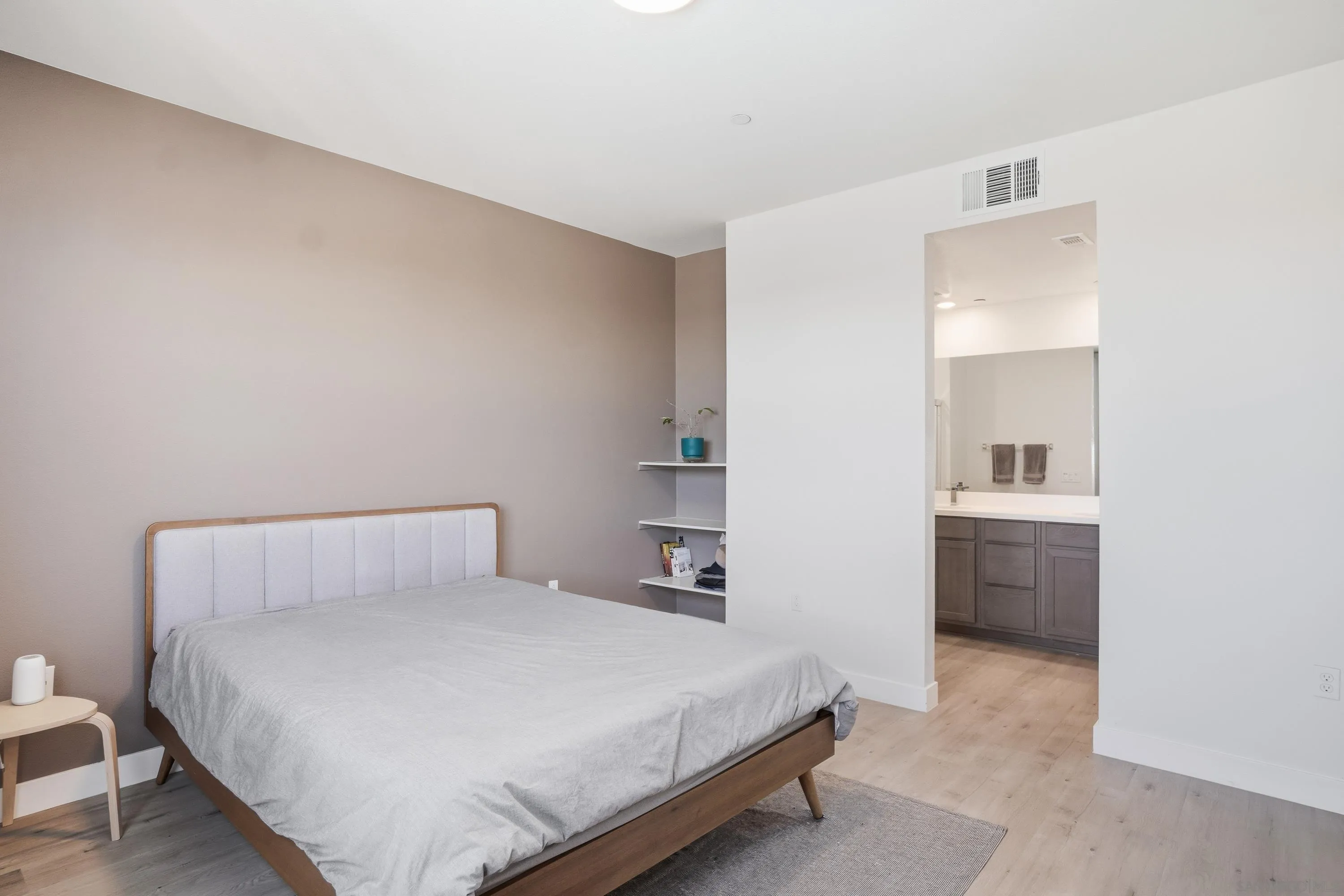 https://cdn.realtyfeed.com/cdn/127/260017720/62ddc59b948f93e912a4df8fa65ff818.webp