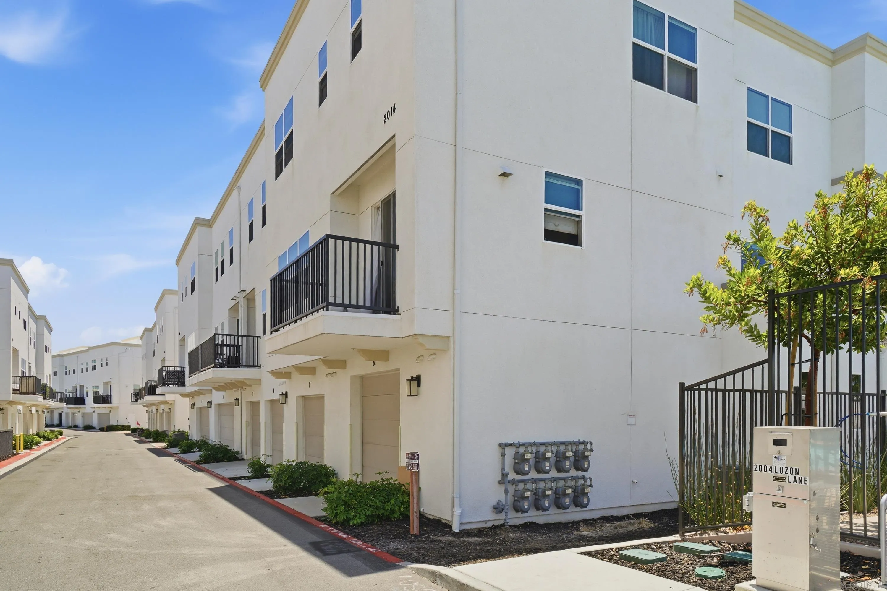 https://cdn.realtyfeed.com/cdn/127/260017720/bc555b878d96e90730d148dfaad559f9.webp