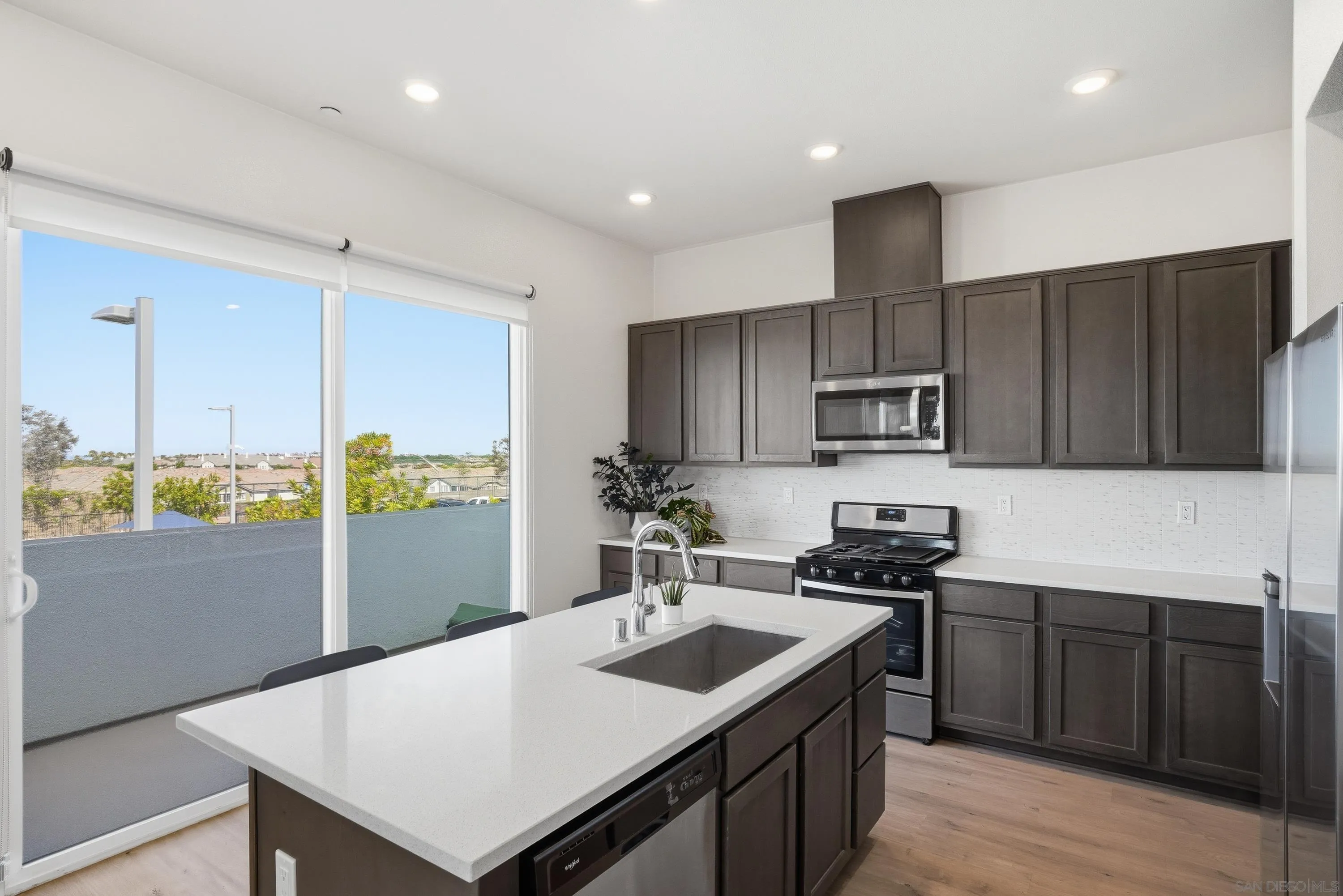 https://cdn.realtyfeed.com/cdn/127/260017720/c2e621b1a860a6381d4d23ed708df675.webp