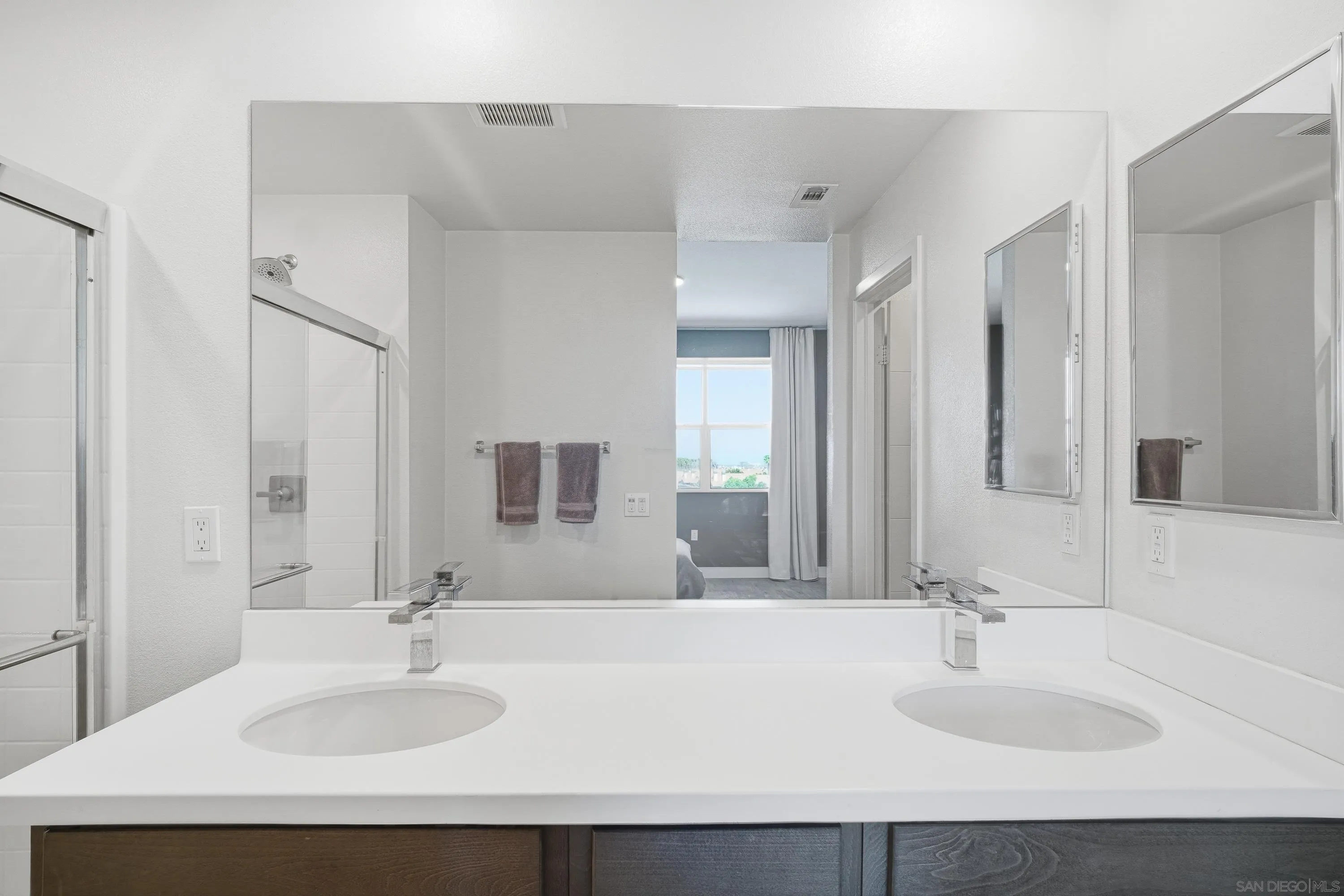 https://cdn.realtyfeed.com/cdn/127/260017720/c9ff6004d3f3f22a6aa970e7dc7858e2.webp