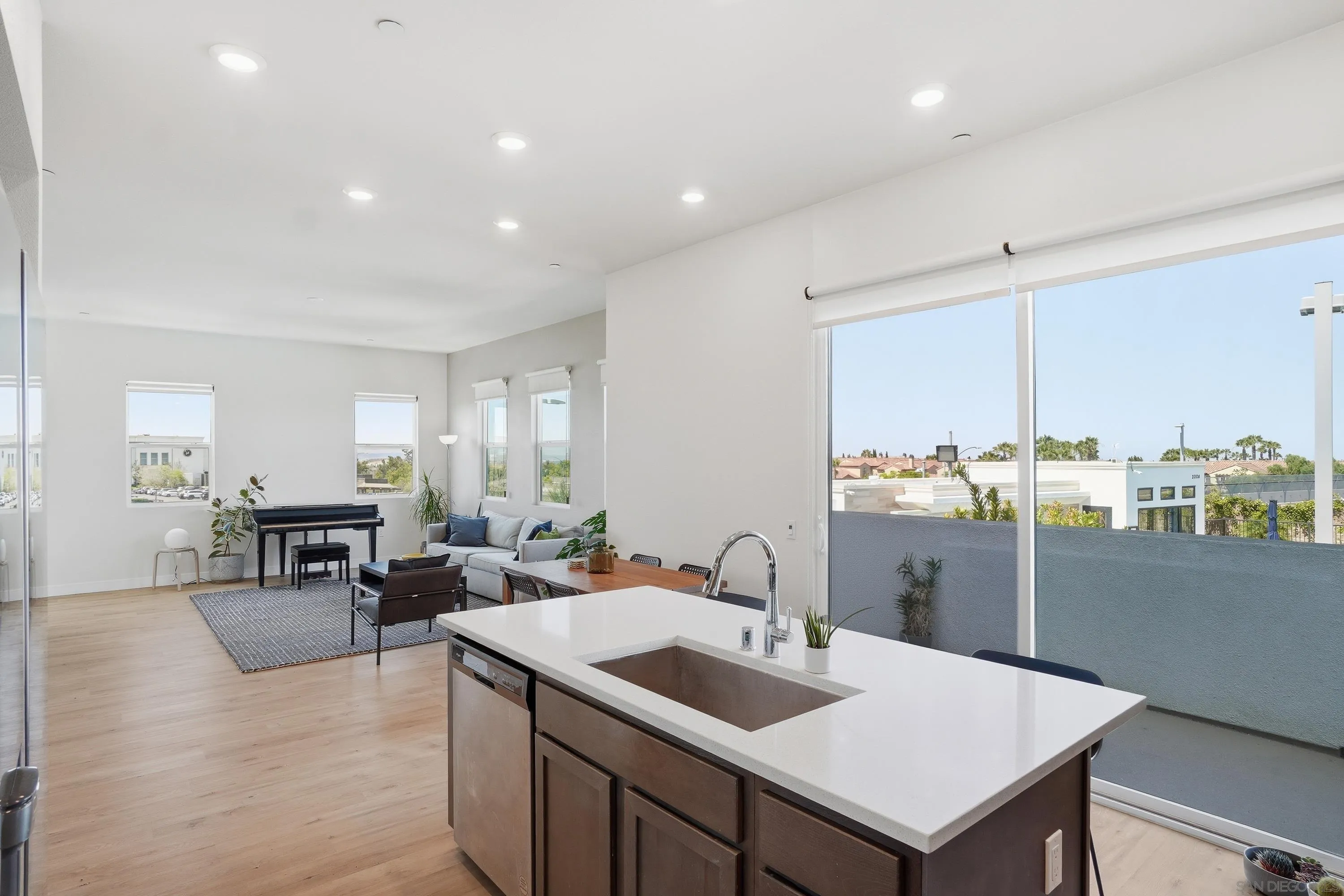 https://cdn.realtyfeed.com/cdn/127/260017720/efb4d6e647b2c02b14c062a3bd024050.webp