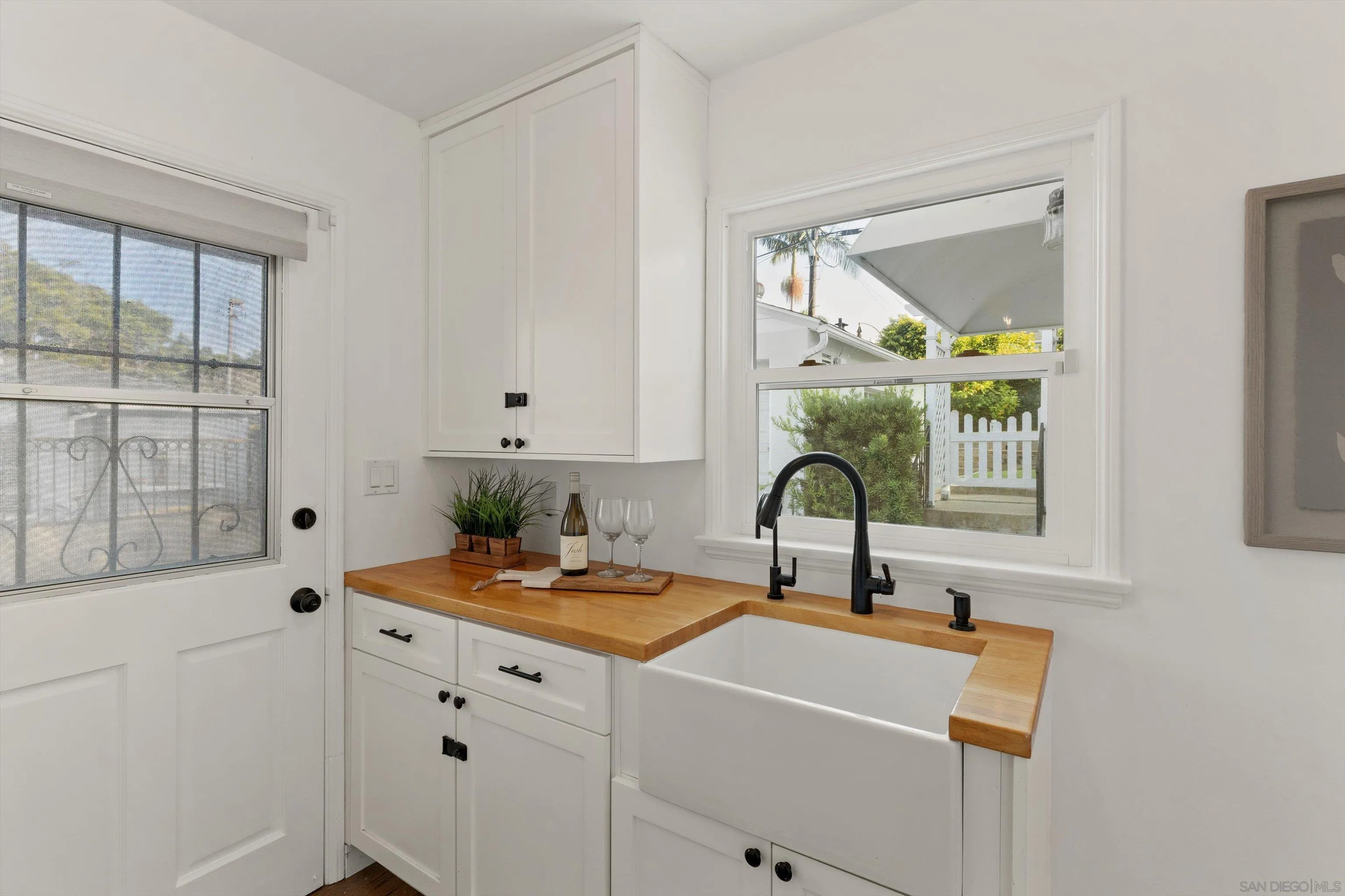 https://cdn.realtyfeed.com/cdn/127/260017730/a5d876ce5badee843c9331874fd093d2.webp
