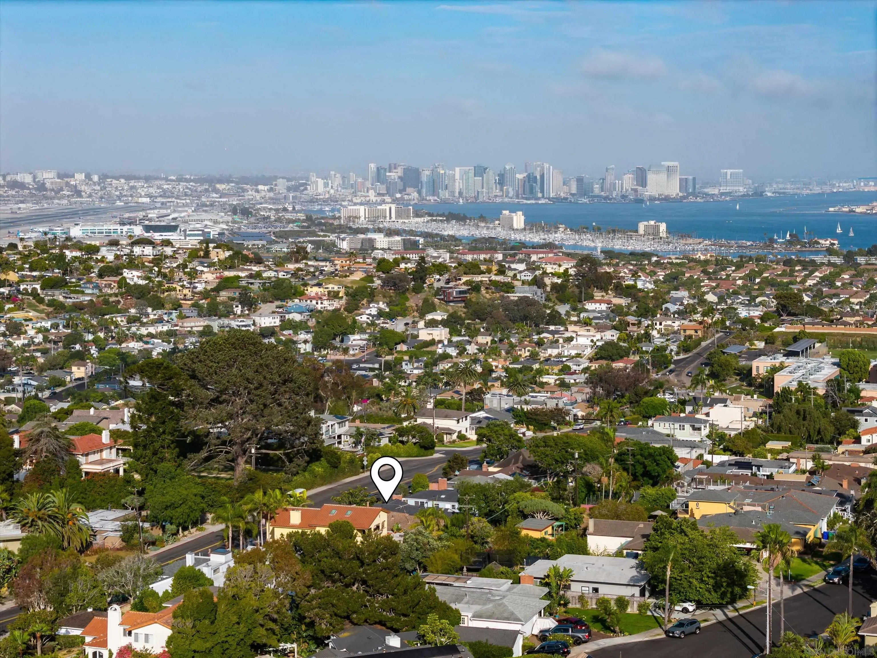 https://cdn.realtyfeed.com/cdn/127/260017730/c2a393902ce51359f905da6ba22c01a1.webp