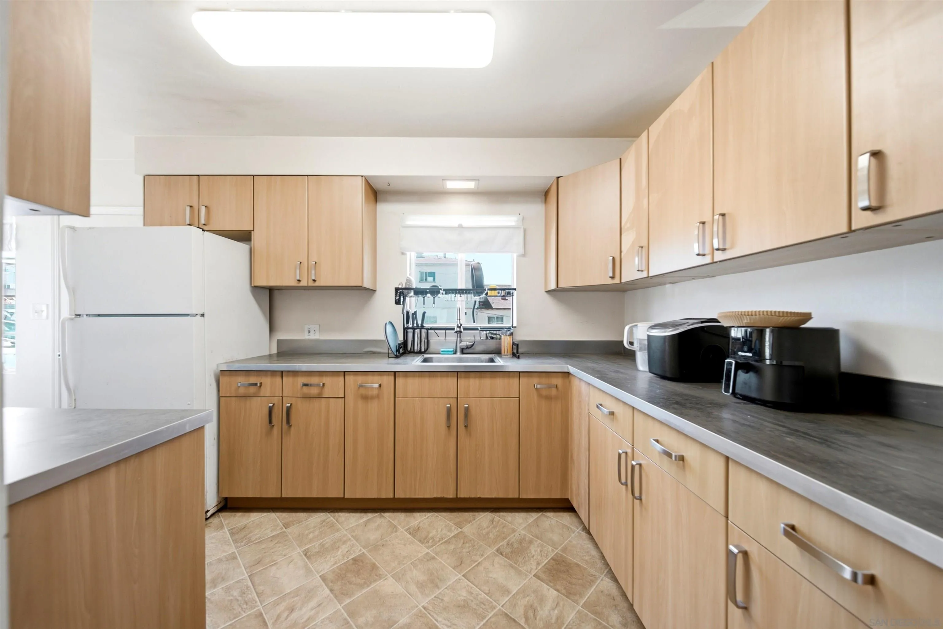 https://cdn.realtyfeed.com/cdn/127/260017736/08f0f2b08fb46c7515b9d5312cd70490.webp