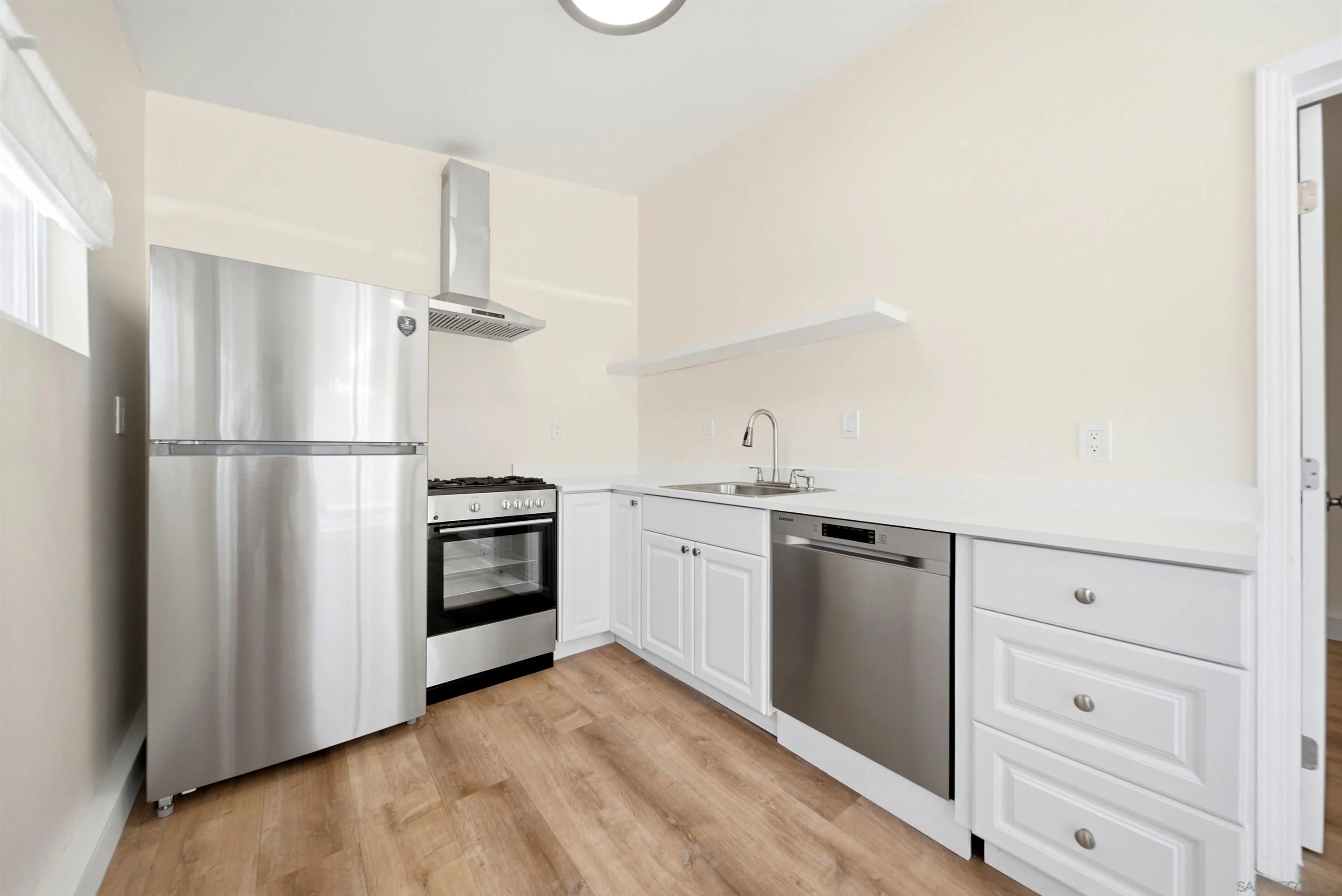 https://cdn.realtyfeed.com/cdn/127/260017736/389d0bd0a99314f067dd80415a8e1e3f.webp