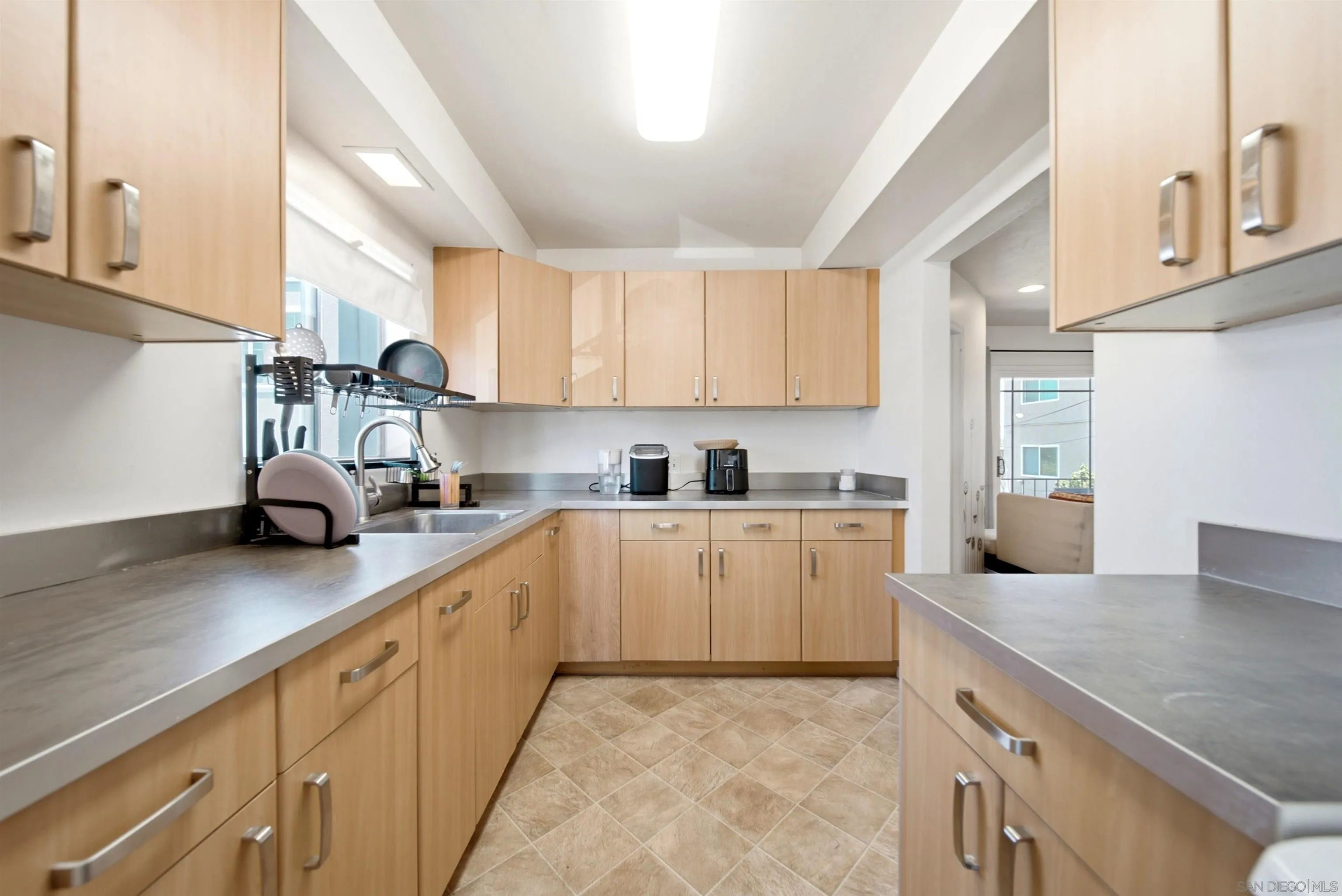 https://cdn.realtyfeed.com/cdn/127/260017736/65bcaf9253e676c5a022f68f3c8e6940.webp