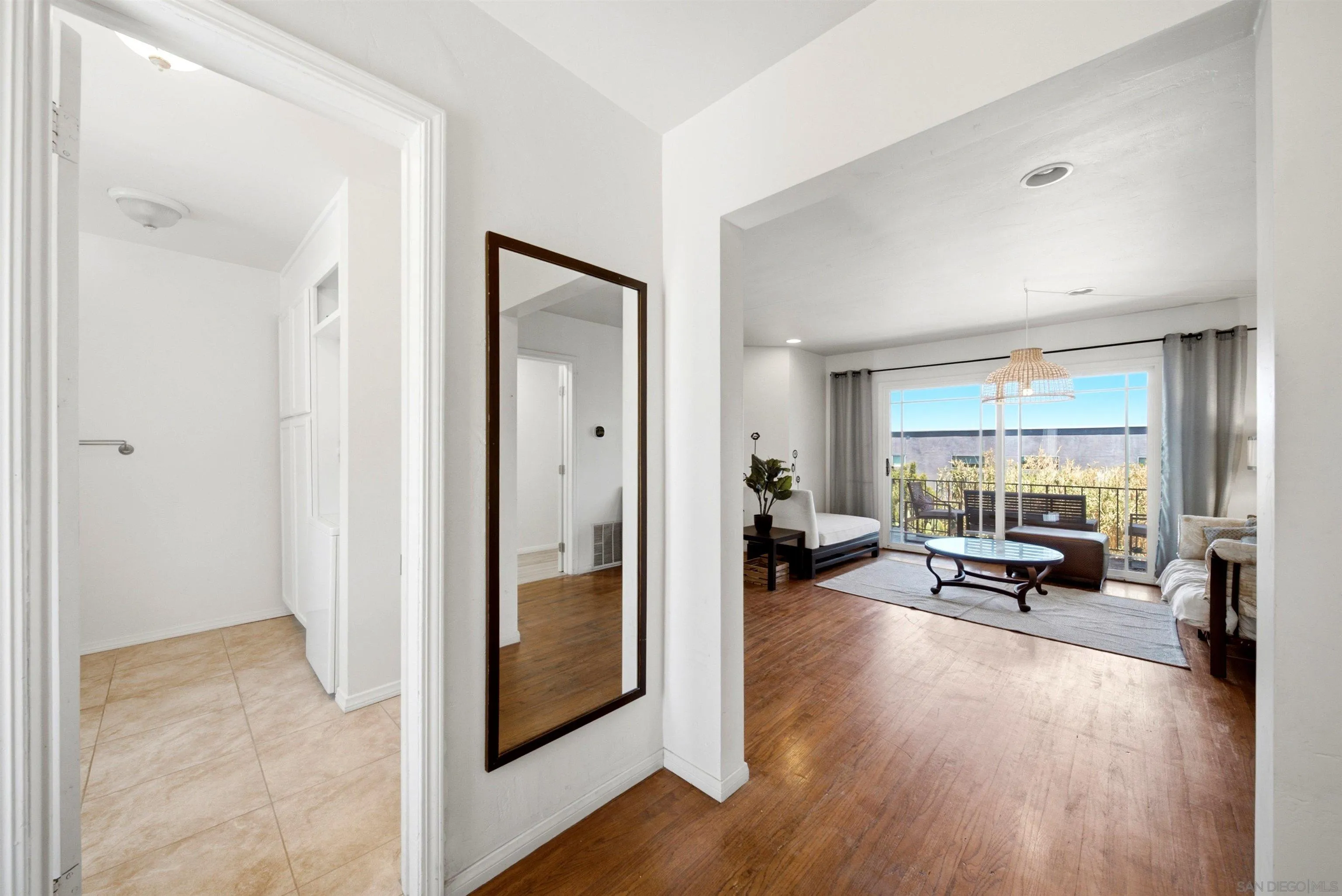 https://cdn.realtyfeed.com/cdn/127/260017736/a5881d4a2a5ccb04bddbd73318539ee3.webp