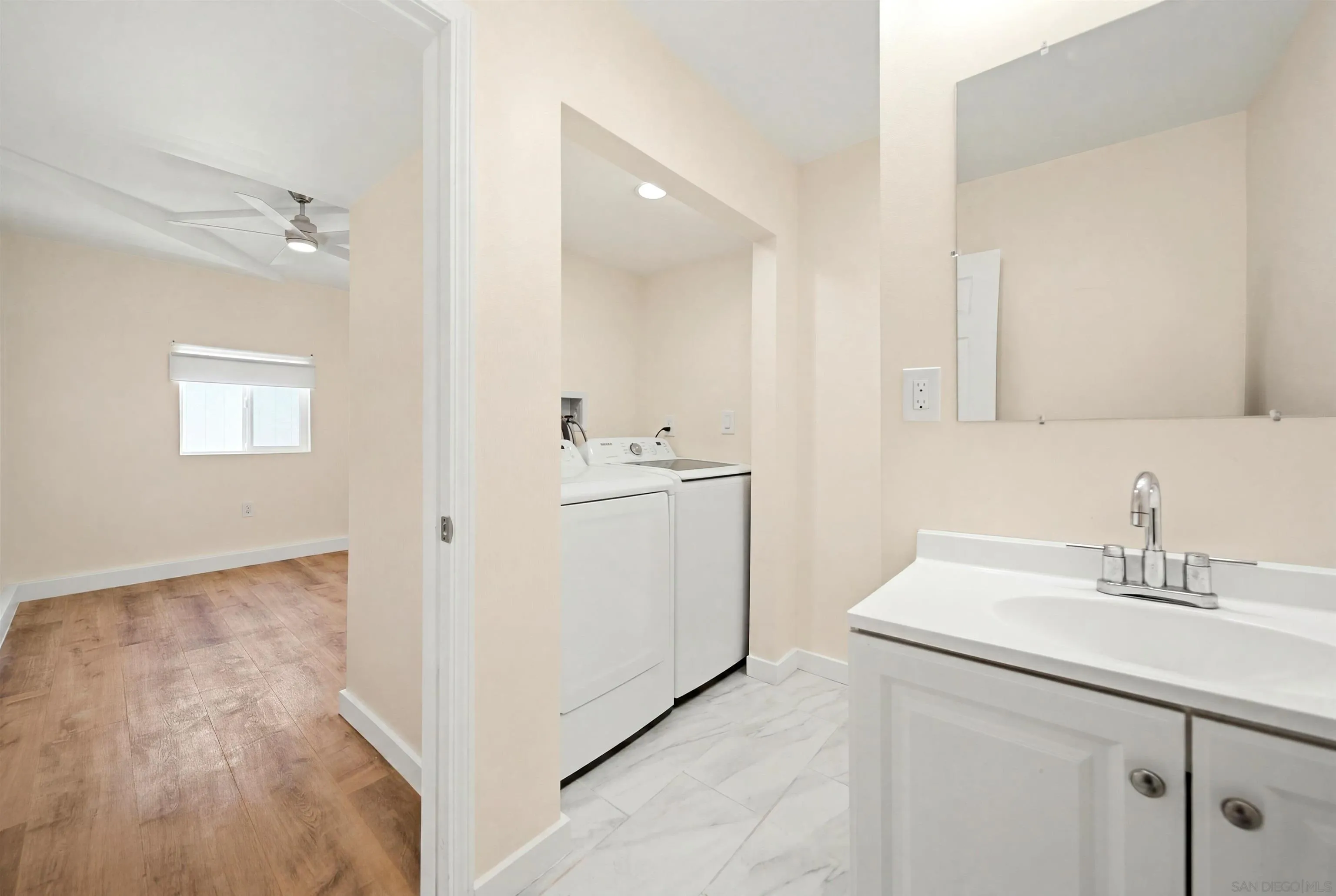 https://cdn.realtyfeed.com/cdn/127/260017736/b2d1879877c4141597f36cf814e2ff28.webp