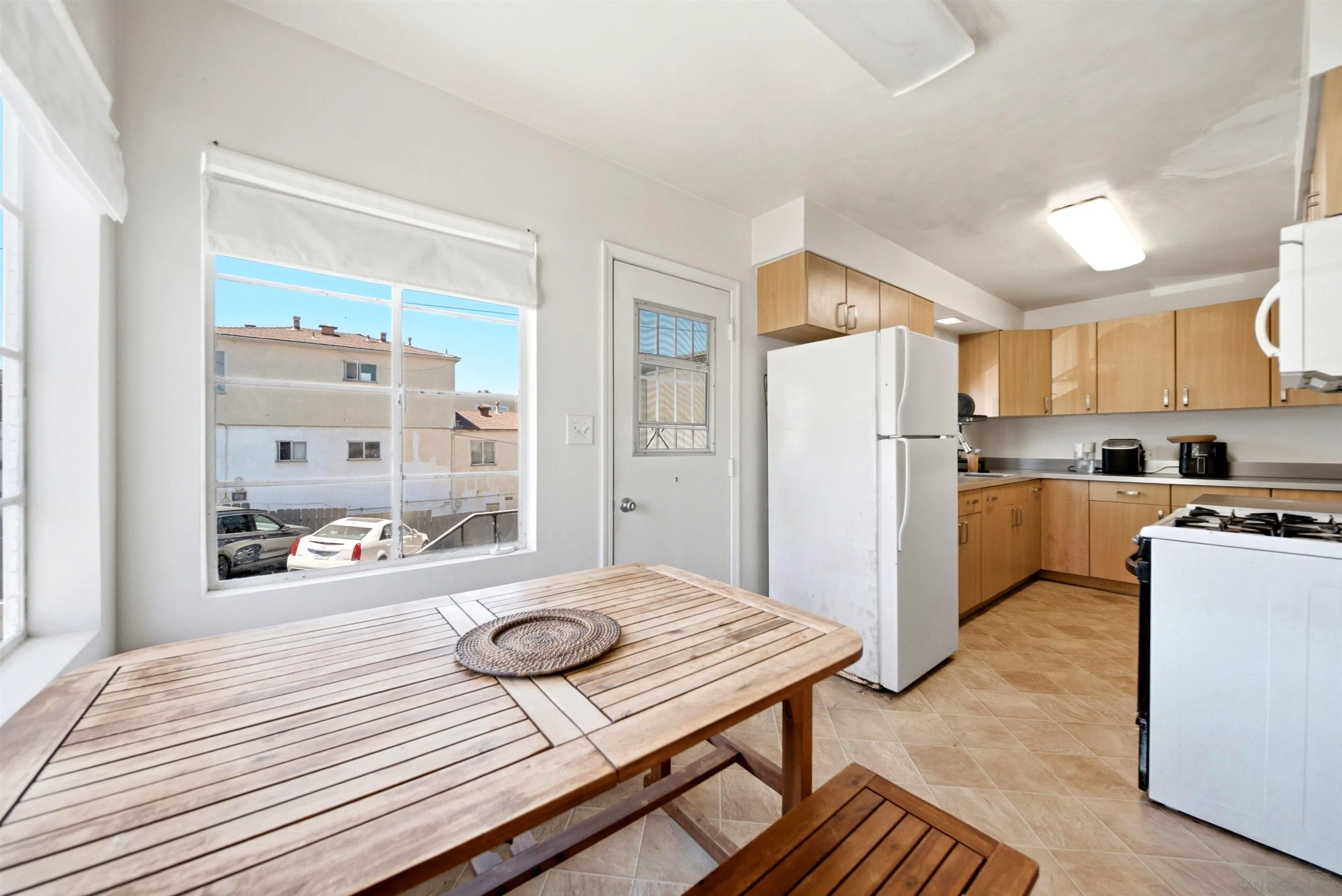 https://cdn.realtyfeed.com/cdn/127/260017736/eb89435e0d239ccbc751c70a66418e0d.webp