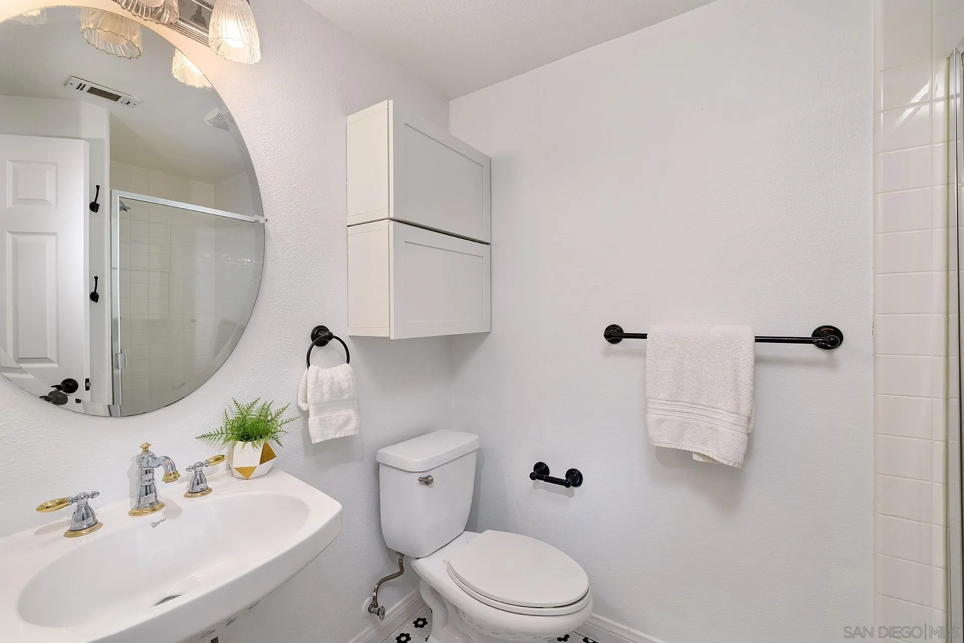 https://cdn.realtyfeed.com/cdn/127/260017749/634e22e63a328bb0dfd15e3e02bd7943.webp
