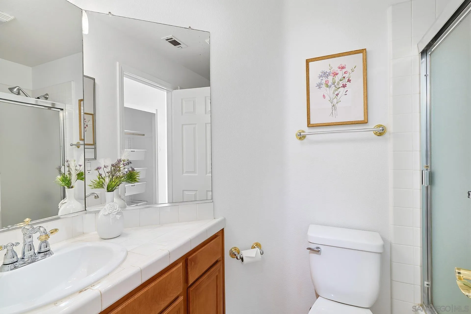 https://cdn.realtyfeed.com/cdn/127/260017749/aecd1ca8892845a617526800acb6daa7.webp