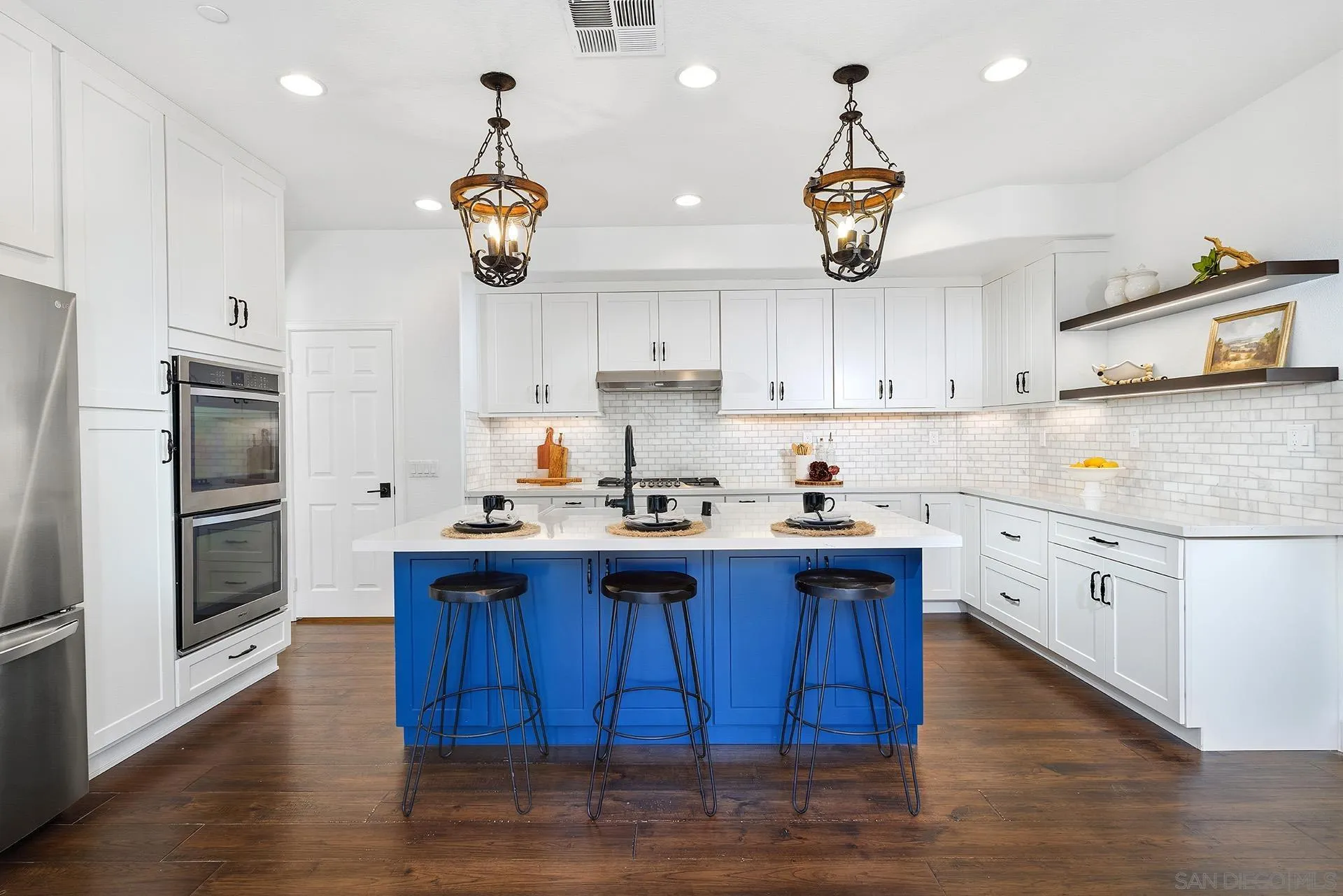 https://cdn.realtyfeed.com/cdn/127/260017749/b6bbe2487ddc75a984b48fc17ce4c4f9.webp