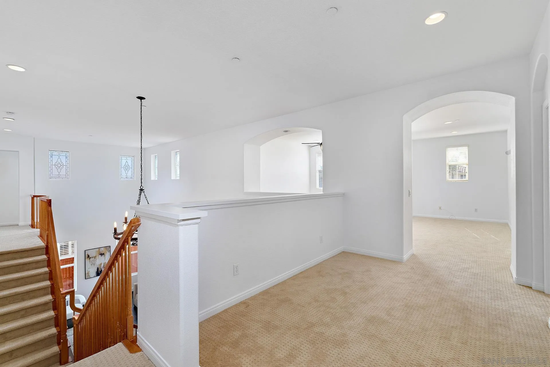 https://cdn.realtyfeed.com/cdn/127/260017749/c889790b7cf4a66ded4ab835950bae8e.webp