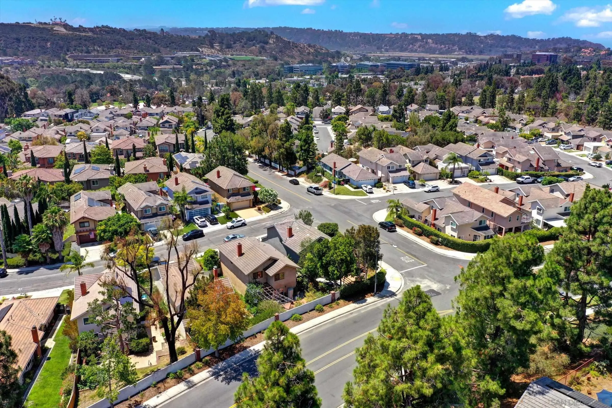 https://cdn.realtyfeed.com/cdn/127/260017769/5e539ca3eaa94d7ad8d60cc67b0d35fc.webp