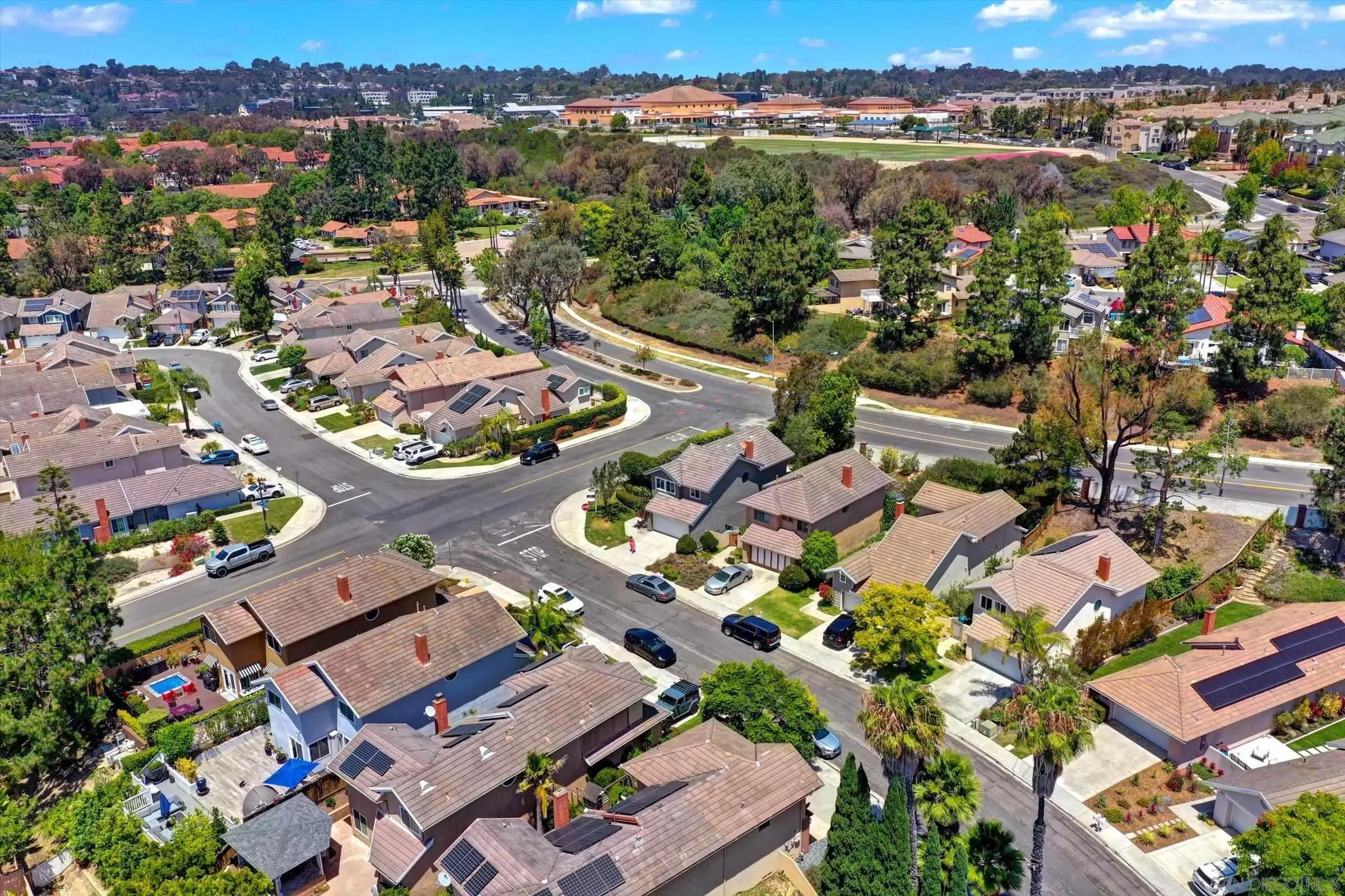 https://cdn.realtyfeed.com/cdn/127/260017769/639eae6aa59d3d50182d3a0abd2d9e98.webp