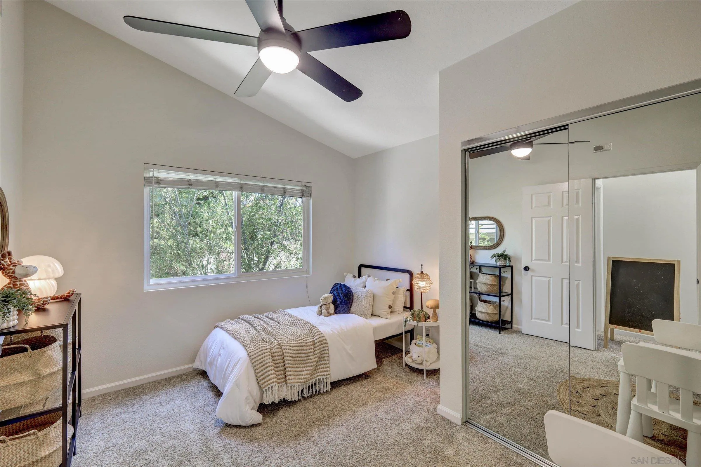 https://cdn.realtyfeed.com/cdn/127/260017769/91bd5cbb22df9ed7fb5534a539fb7eb7.webp