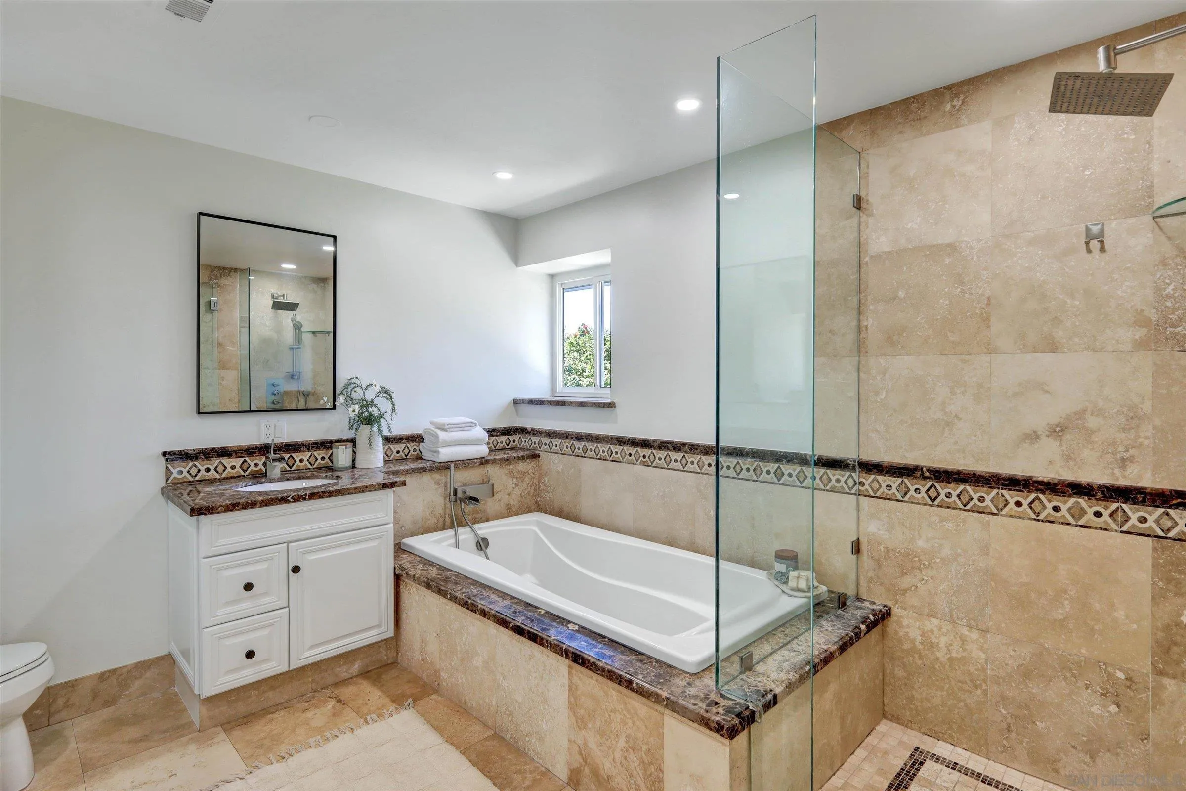 https://cdn.realtyfeed.com/cdn/127/260017769/be146bd3a0dc2df1d680fa9eb60188d2.webp