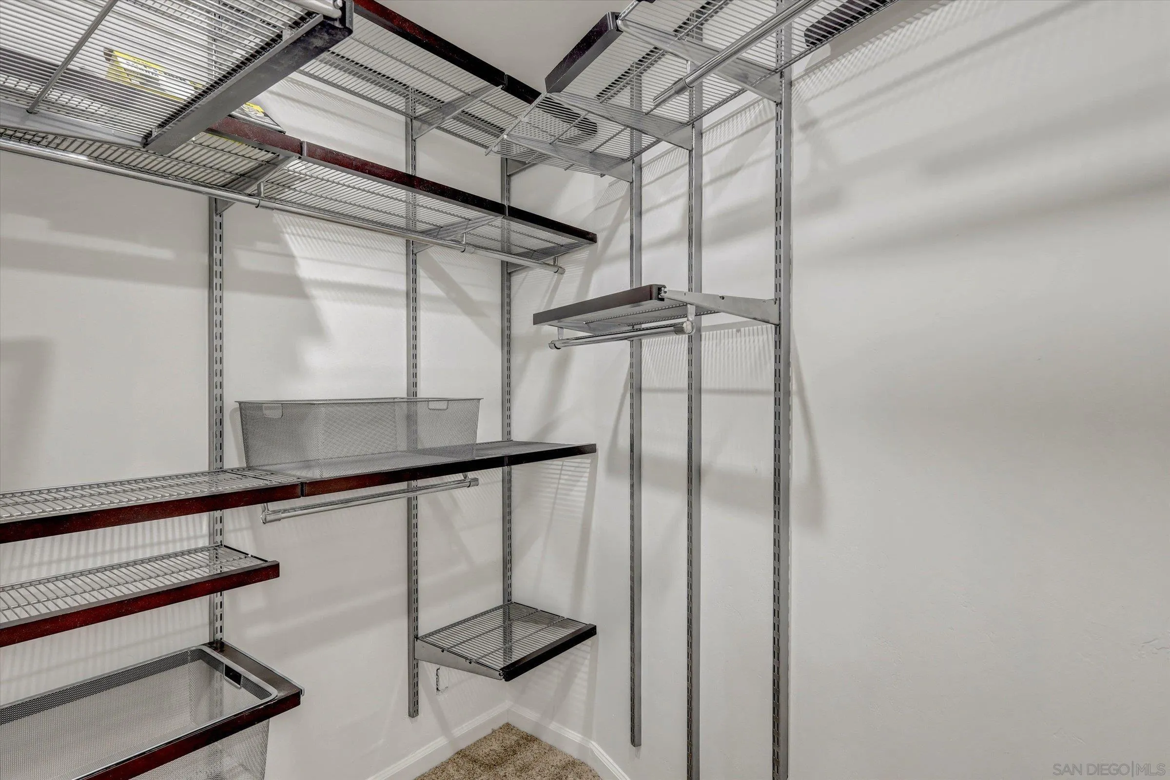 https://cdn.realtyfeed.com/cdn/127/260017769/f240fe56c79c5286ec52e4e6d09dfca7.webp