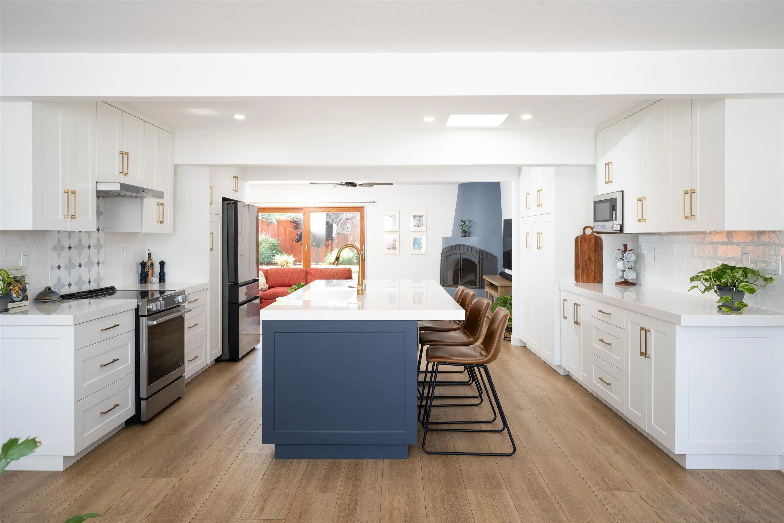 https://cdn.realtyfeed.com/cdn/127/260017776/9242aa2ad0d0a7ea8d32e07b171bd265.webp