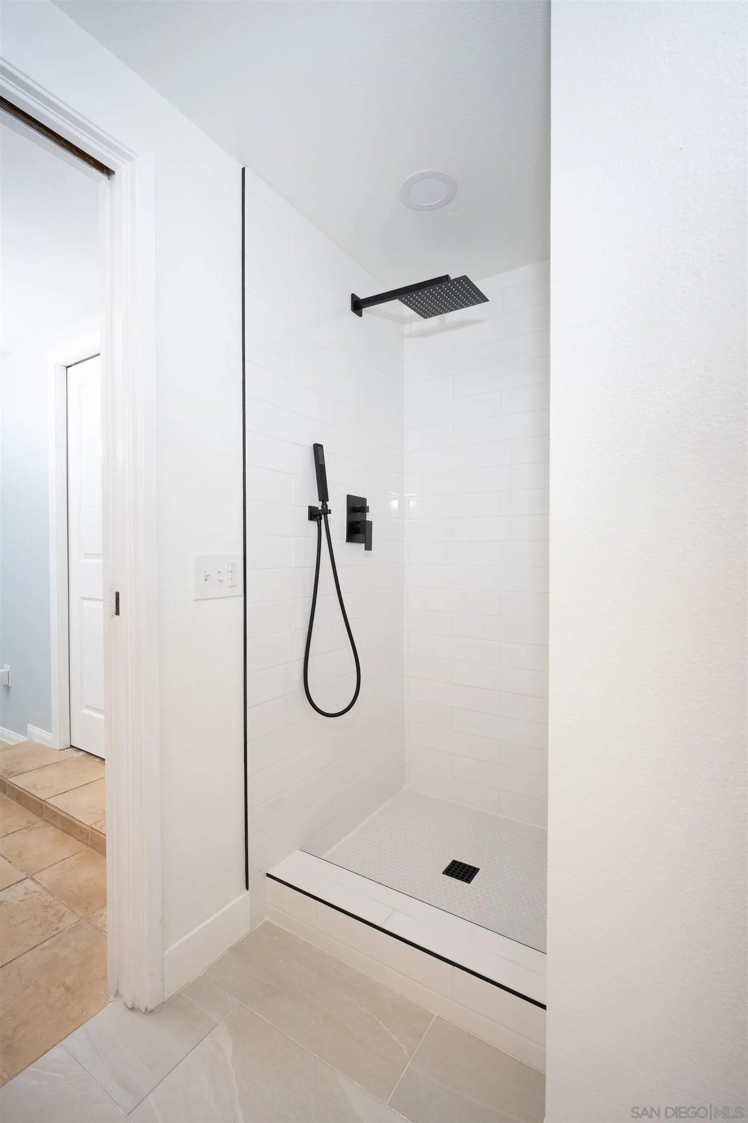 https://cdn.realtyfeed.com/cdn/127/260017776/c4b31db01673759d6bbdfd8f5d089a27.webp