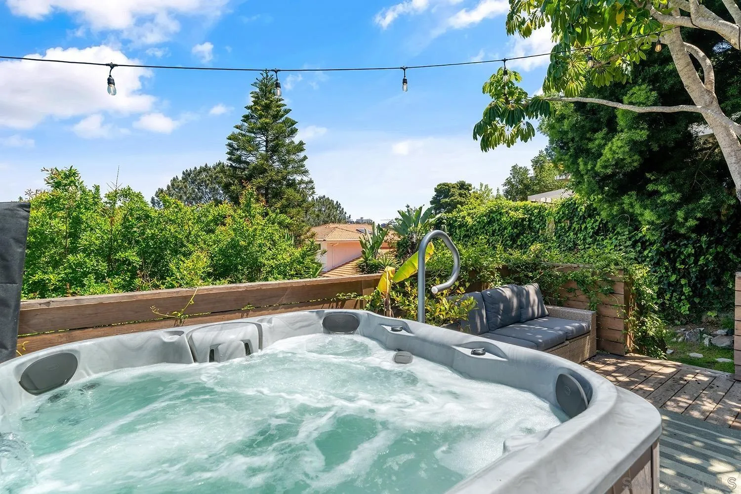 https://cdn.realtyfeed.com/cdn/127/260017782/3dfb7dd553ab46fa2dd1474783210652.webp