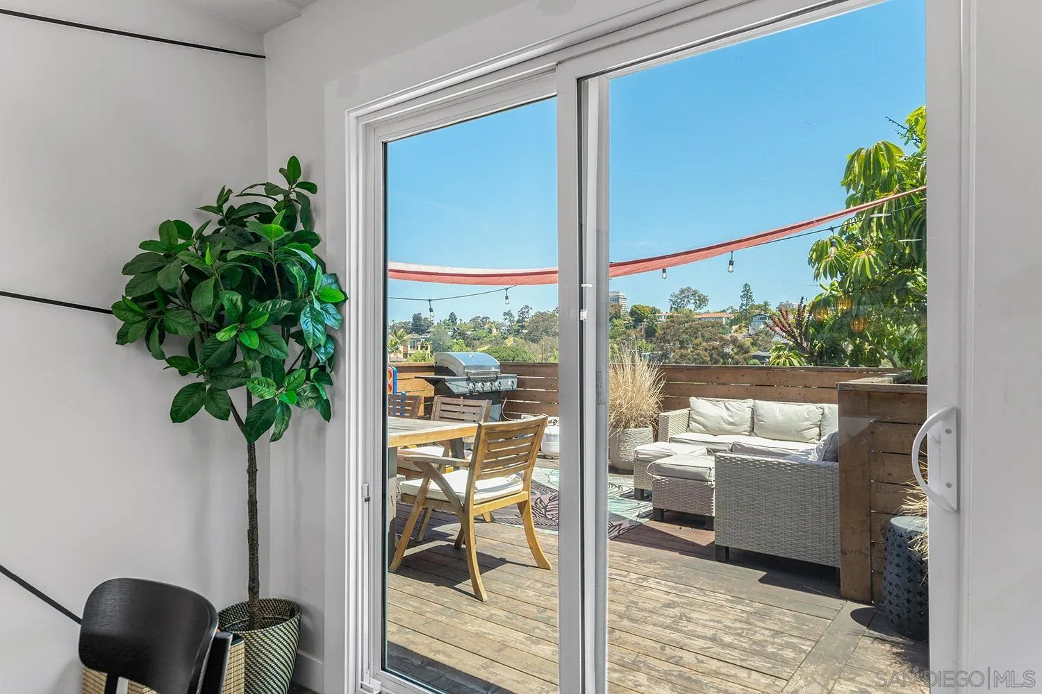https://cdn.realtyfeed.com/cdn/127/260017782/3e64c7f7626c46cf3997644b8503d1c9.webp