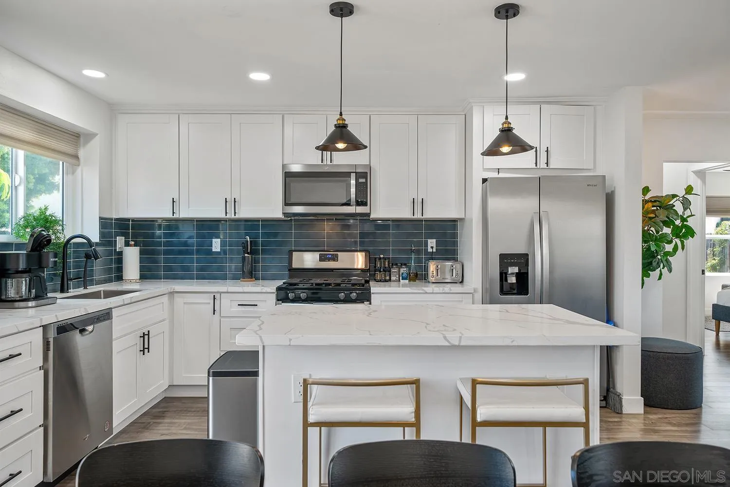 https://cdn.realtyfeed.com/cdn/127/260017782/4f7642bc80b6b6d3eff563f829ba255c.webp