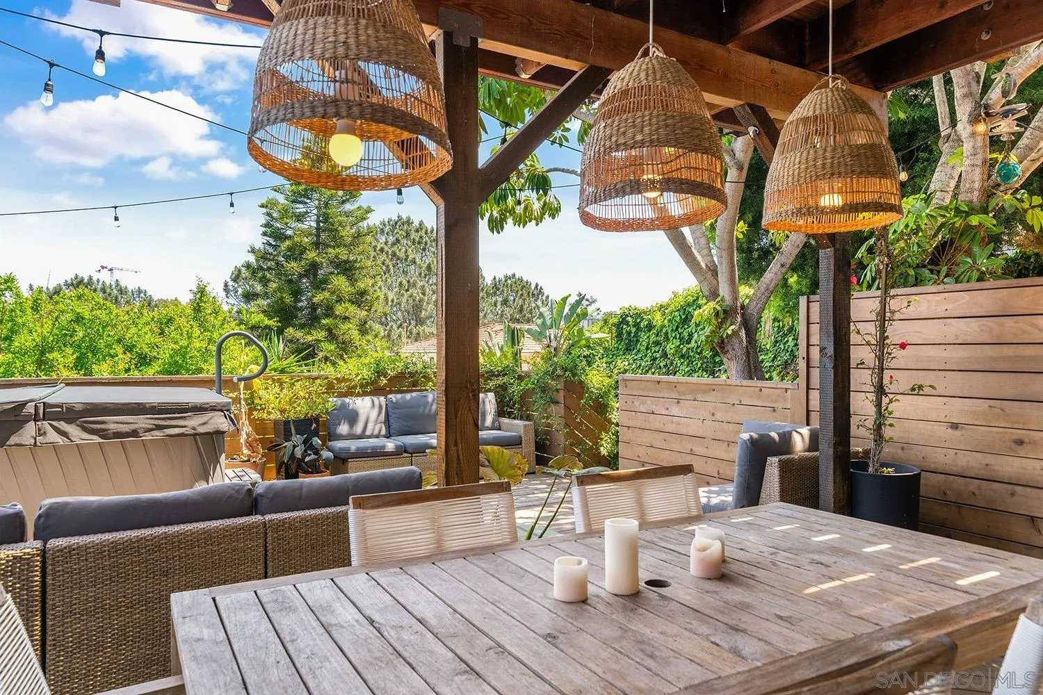 https://cdn.realtyfeed.com/cdn/127/260017782/8416bd97e49ffb458029b6db7161ff38.webp
