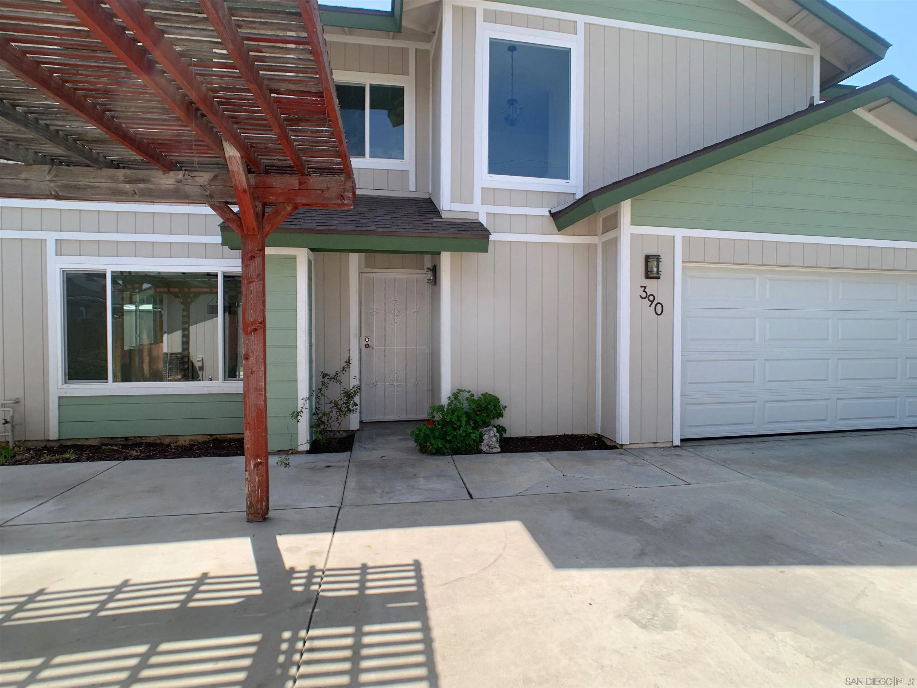 https://cdn.realtyfeed.com/cdn/127/260017784/4a5939e2b0977fb6aab9481ce52af0c3.webp