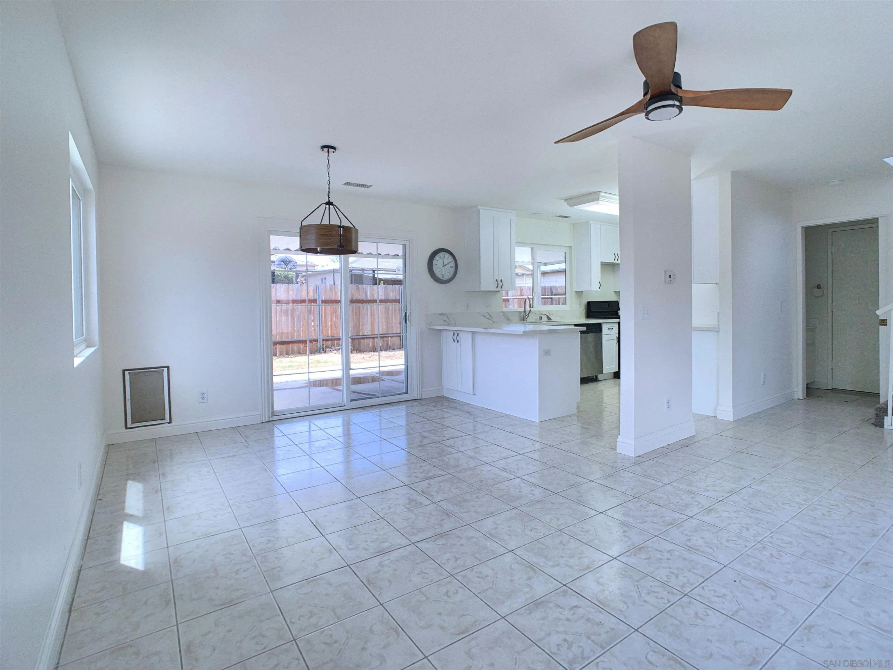 https://cdn.realtyfeed.com/cdn/127/260017784/64d9d11c2bee9fed0f1189e9145410c9.webp