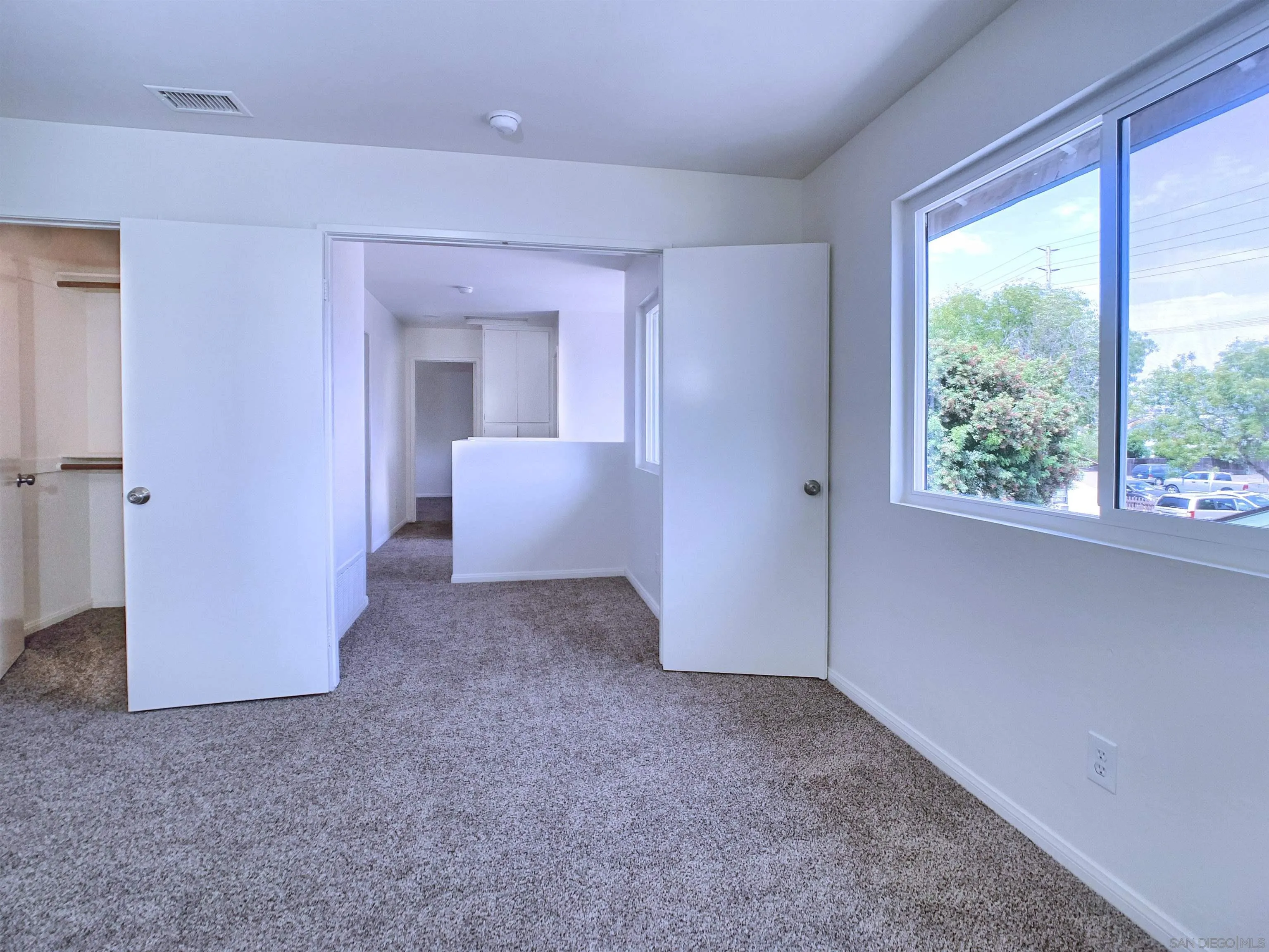 https://cdn.realtyfeed.com/cdn/127/260017784/7ff50ebd65cd391c24750290c857a4c4.webp