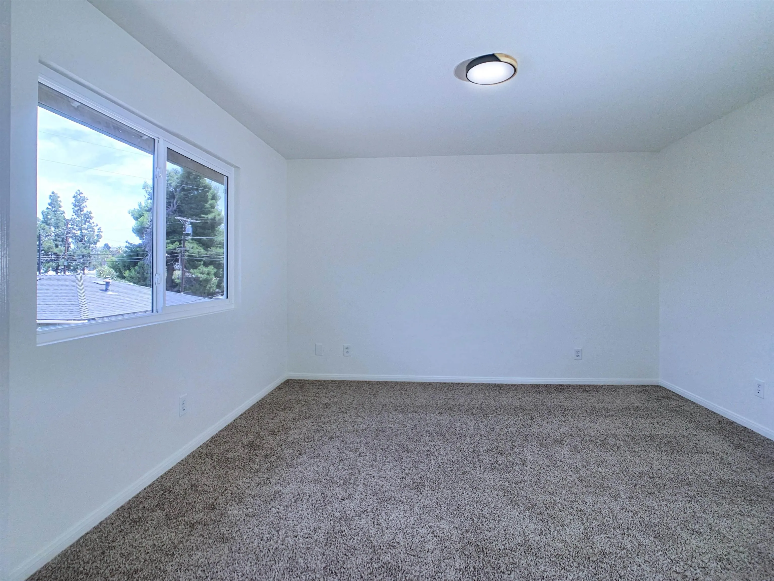 https://cdn.realtyfeed.com/cdn/127/260017784/858a3bcd7b2313976dd393b90ae4717c.webp