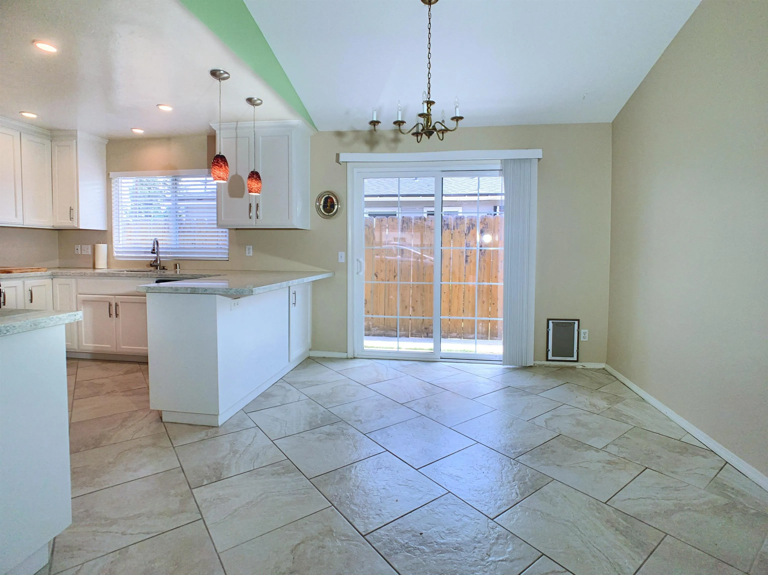 https://cdn.realtyfeed.com/cdn/127/260017784/cb6056e268746dd5af4d5af29d15de0b.webp