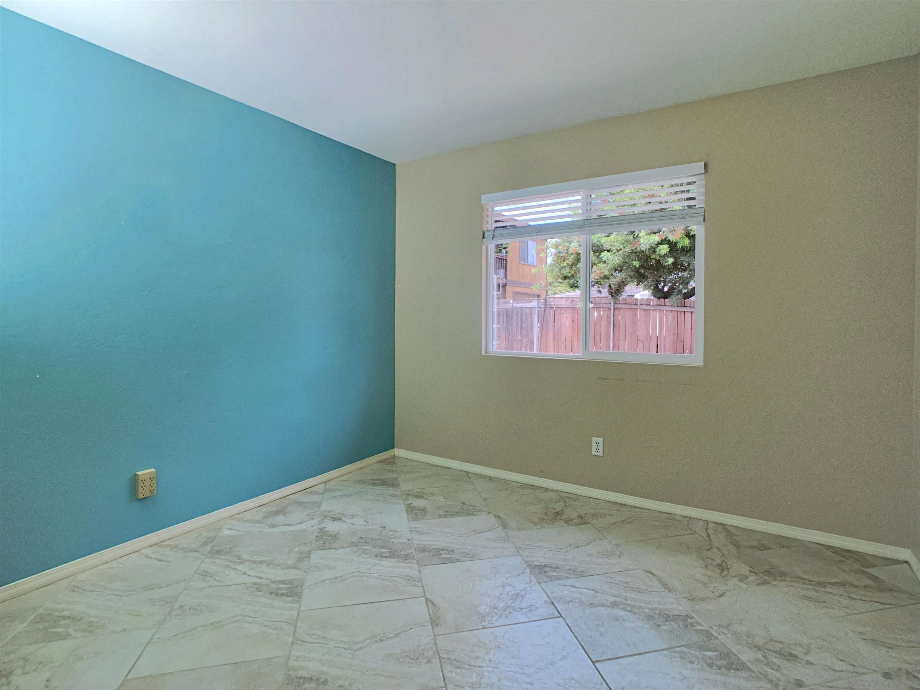 https://cdn.realtyfeed.com/cdn/127/260017784/fabf1ef00a6f0792227485c398403162.webp