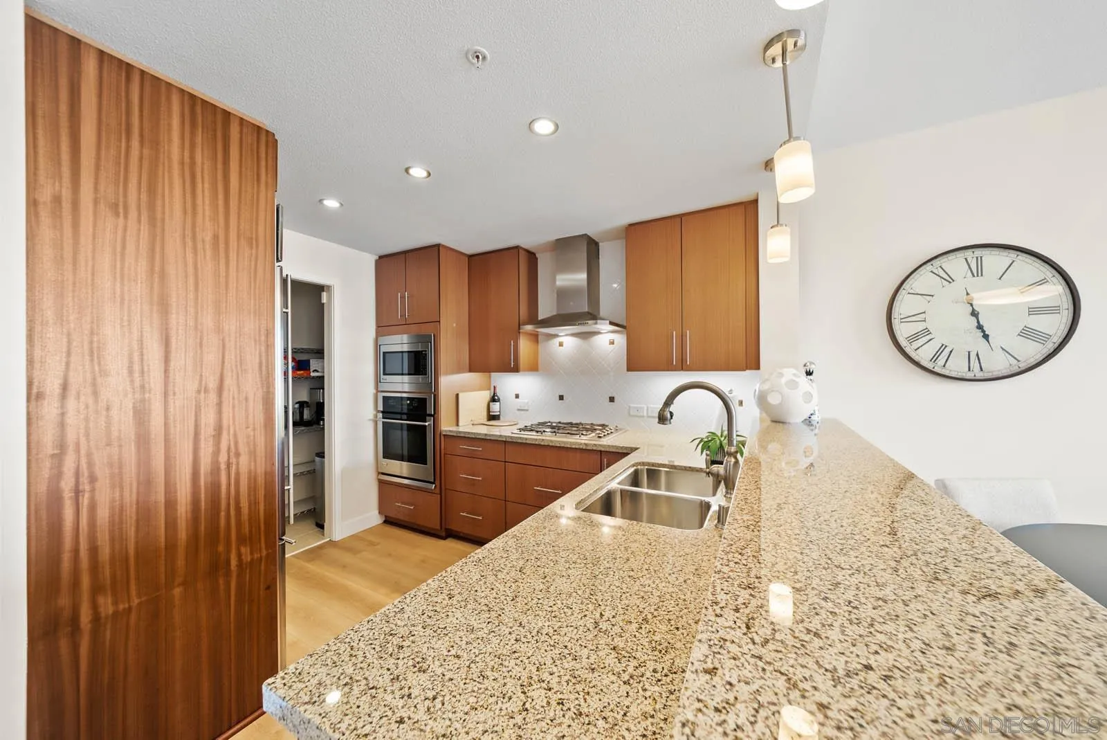 Photo #5: 2600178 Listing: Photo #5