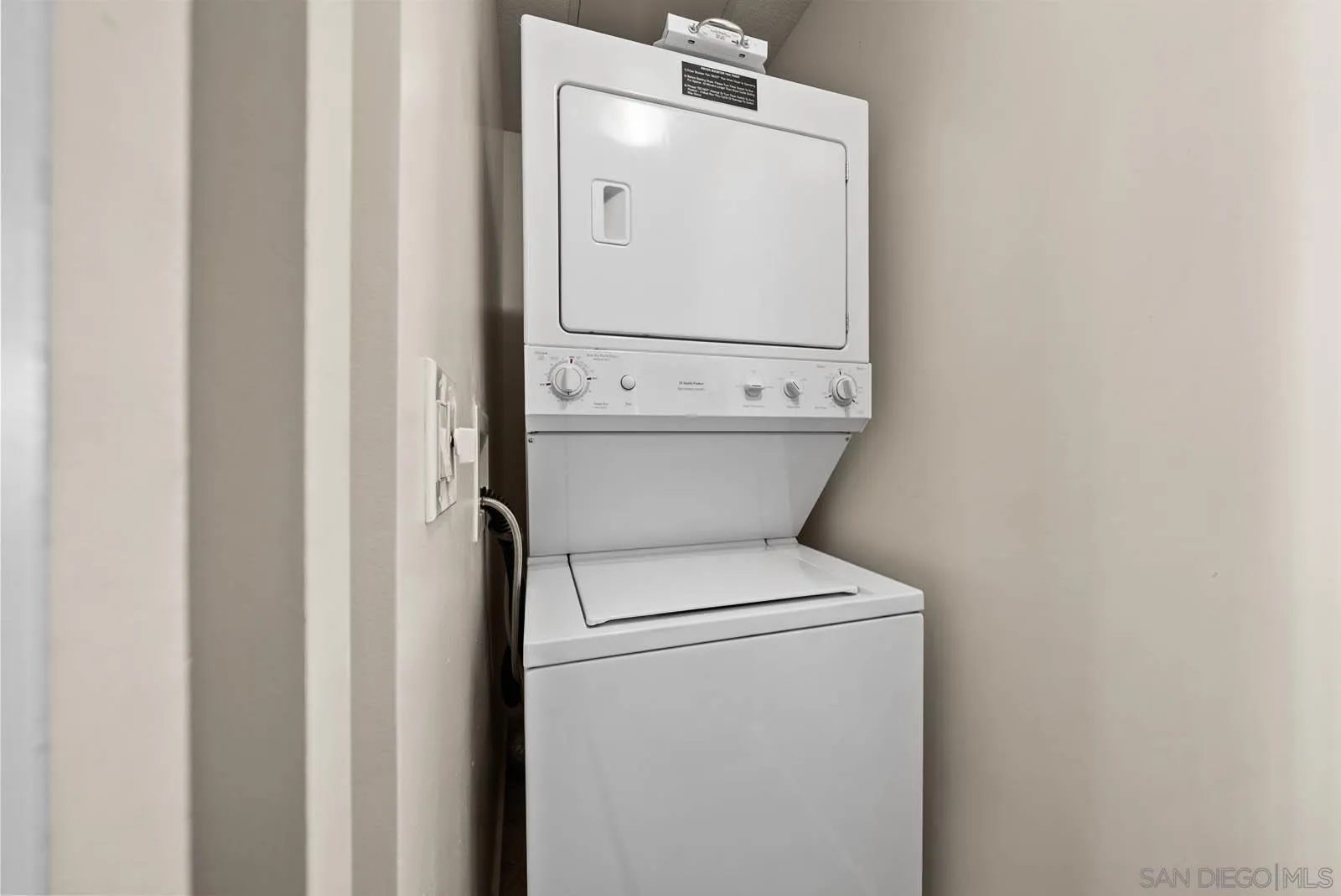 Photo #7: 2600178 Listing: Photo #7