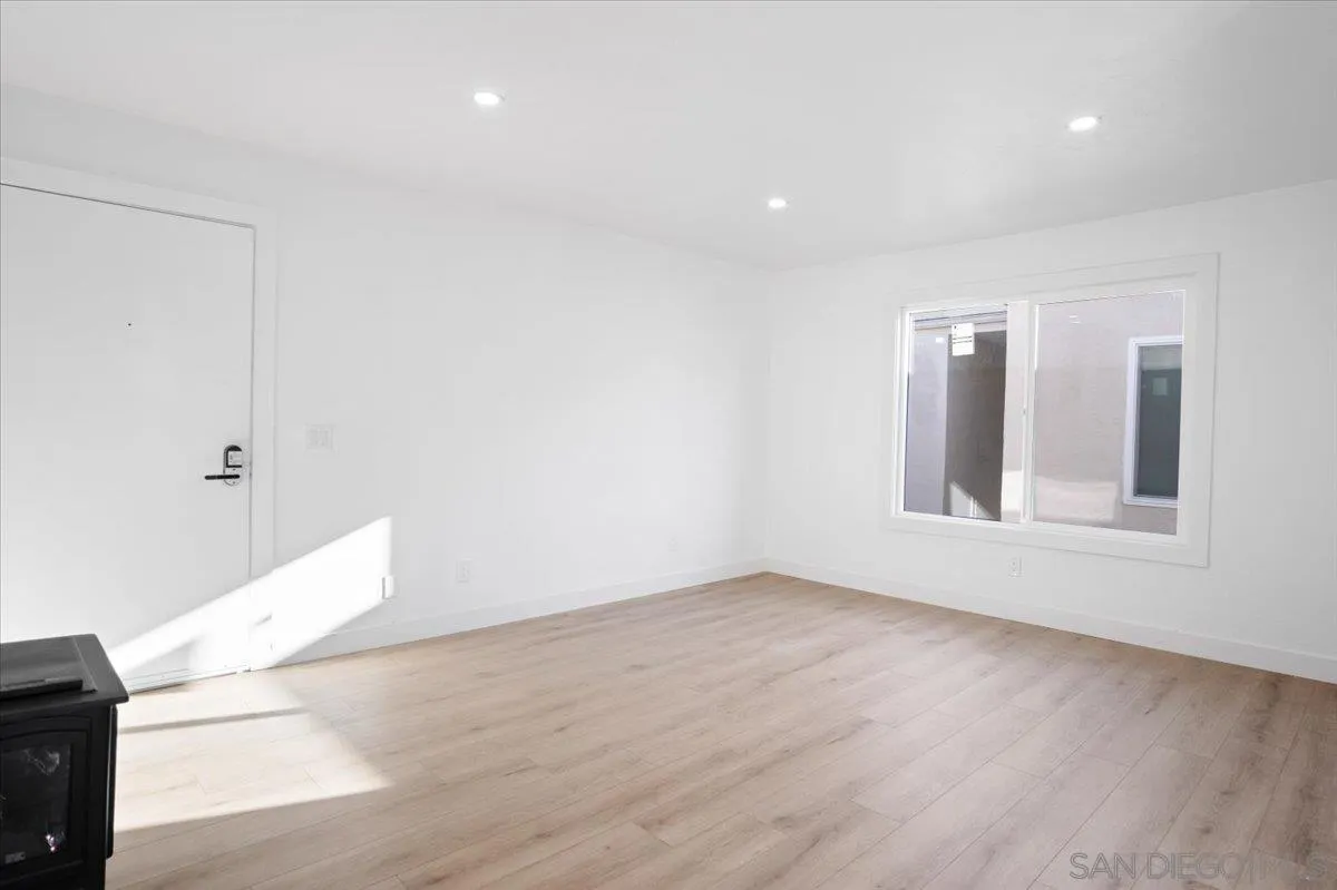 https://cdn.realtyfeed.com/cdn/127/260017800/ec9335c0488323e07e85c3f713c2a7a6.webp