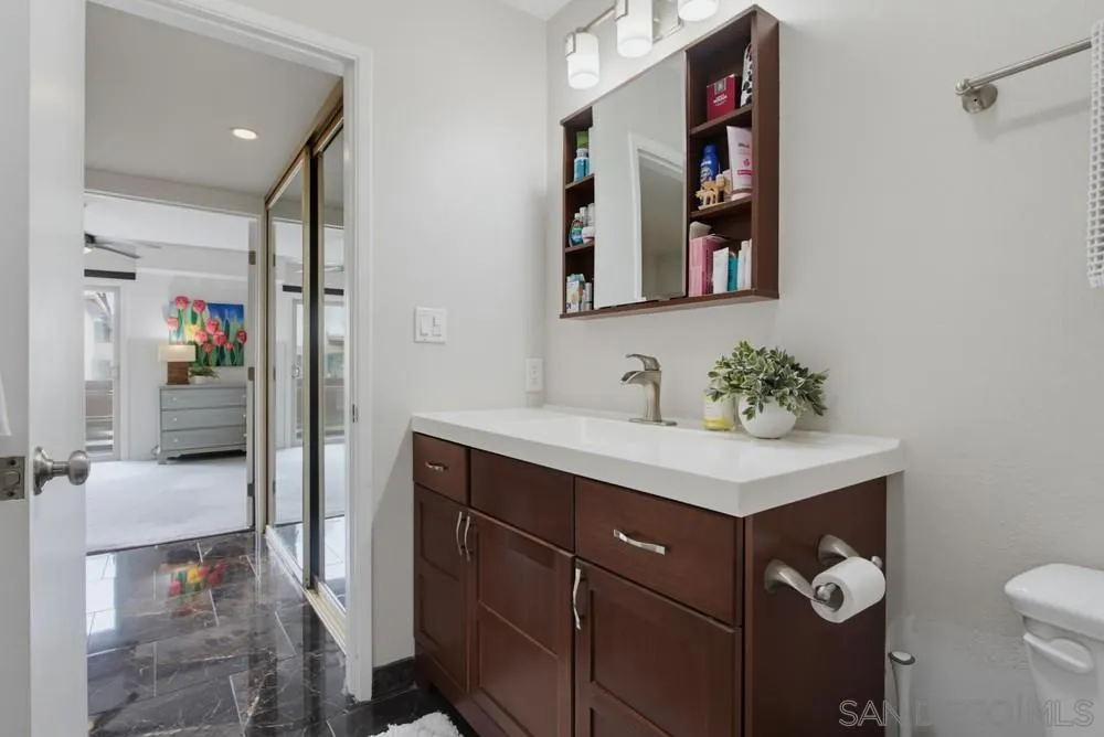 https://cdn.realtyfeed.com/cdn/127/260017807/4cfa83147d5a75bf17bf7c07b6f93e22.webp