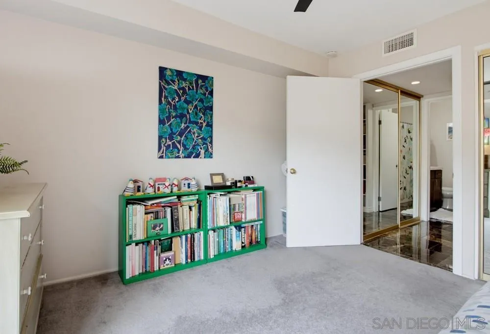 https://cdn.realtyfeed.com/cdn/127/260017807/f56a2459506f1eb5afbbd589ae3827b1.webp
